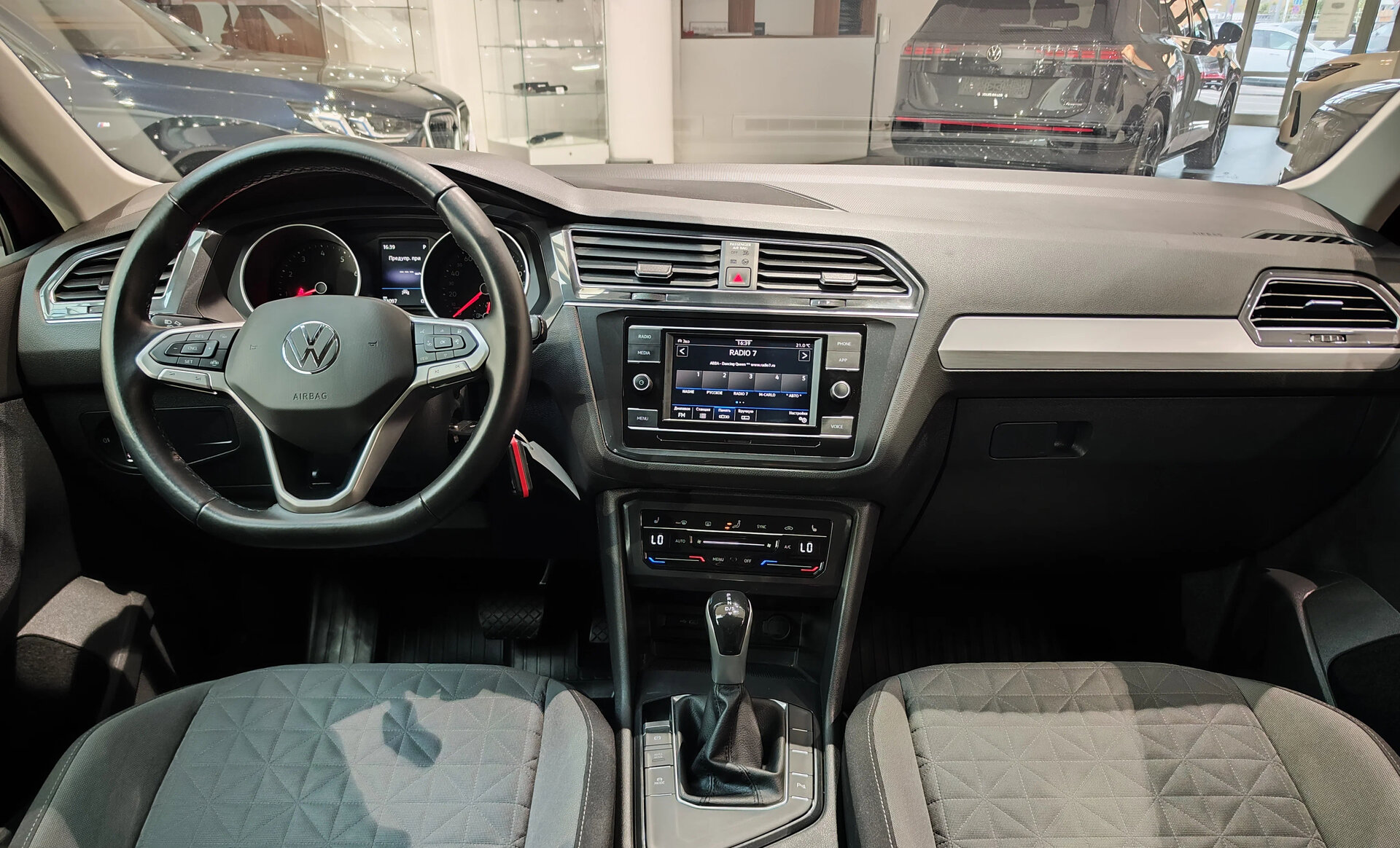 Автомобиль Volkswagen Tiguan 1.4 AMT (150 л.с.) - 13