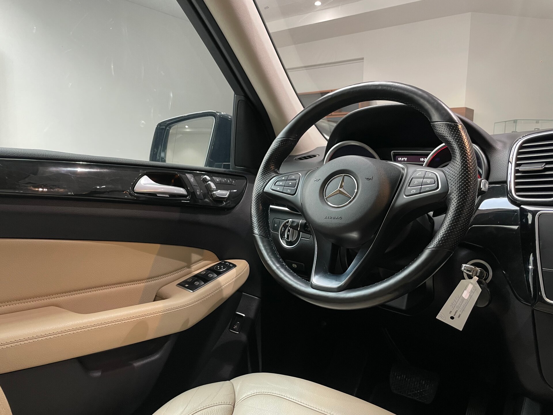 Автомобиль Mercedes-Benz GLE 350 d 3.0d AT (249 л.с.) 4WD - 15