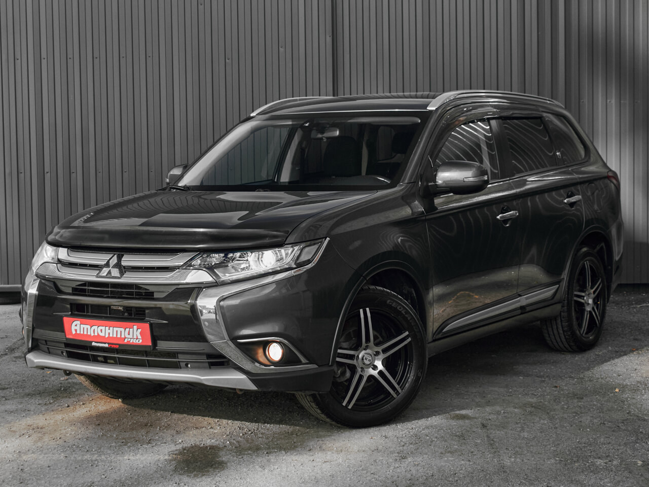 Купить Mitsubishi Outlander 2.0 CVT (146 л.с.) 4WD, 2018 в Екатеренбурге
