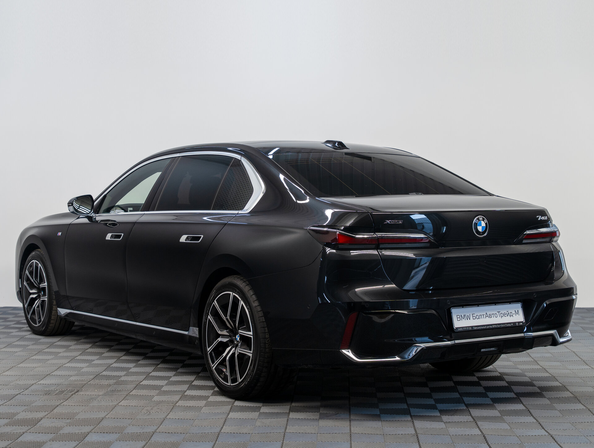 Автомобиль BMW 7 серии 740i xDrive 3.0 AT (380 л.с.) 4WD - 4