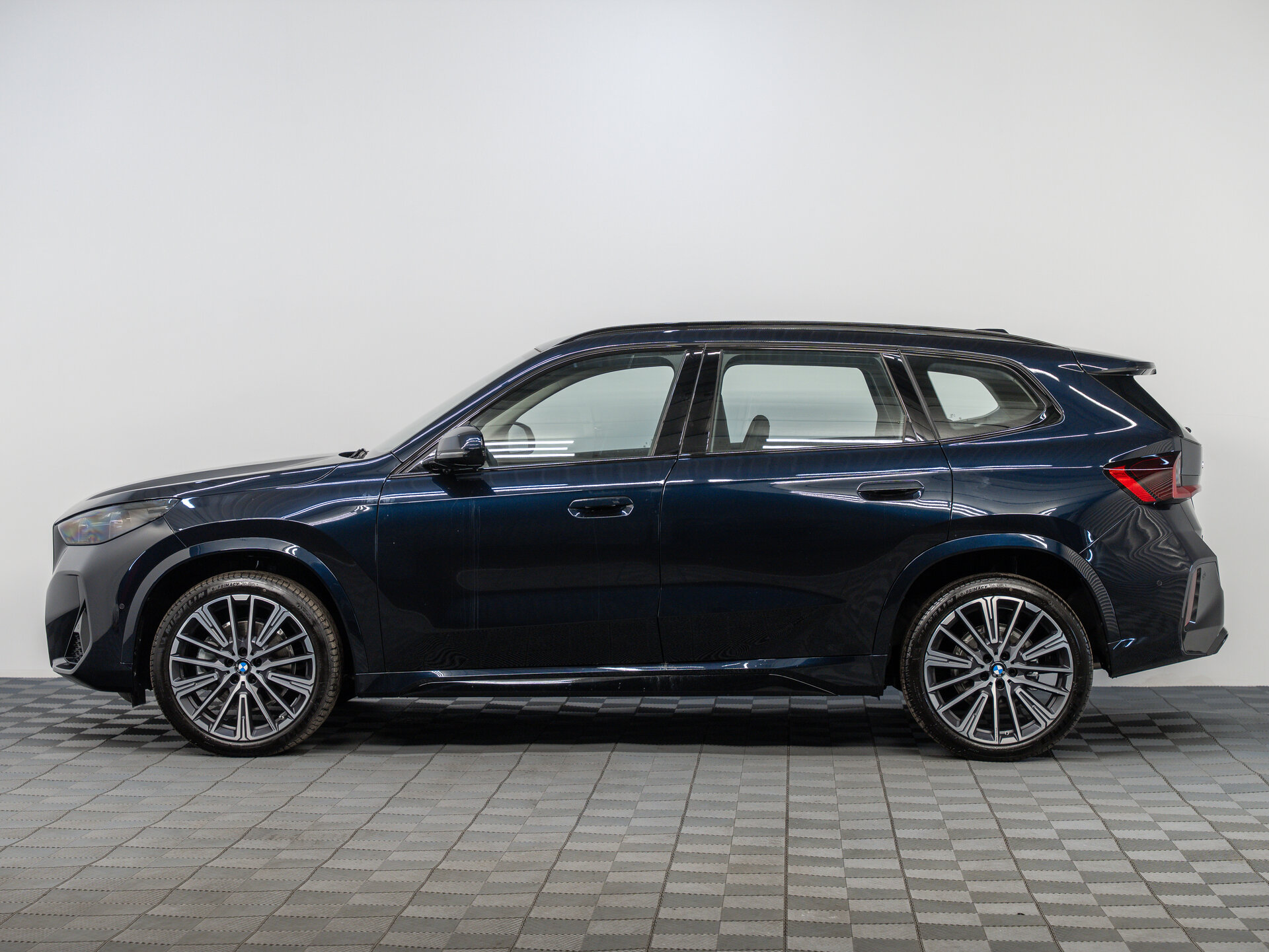 Автомобиль BMW X1 25Li xDrive 2.0 AMT (204 л.с.) 4WD - 6