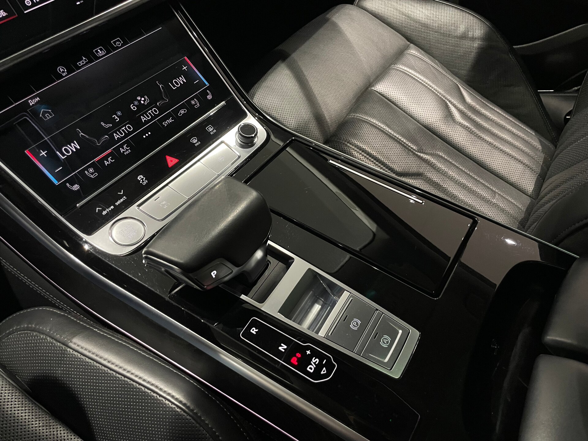 Автомобиль Audi A8 Long 55 TFSI 3.0 AT (340 л.с.) 4WD - 17