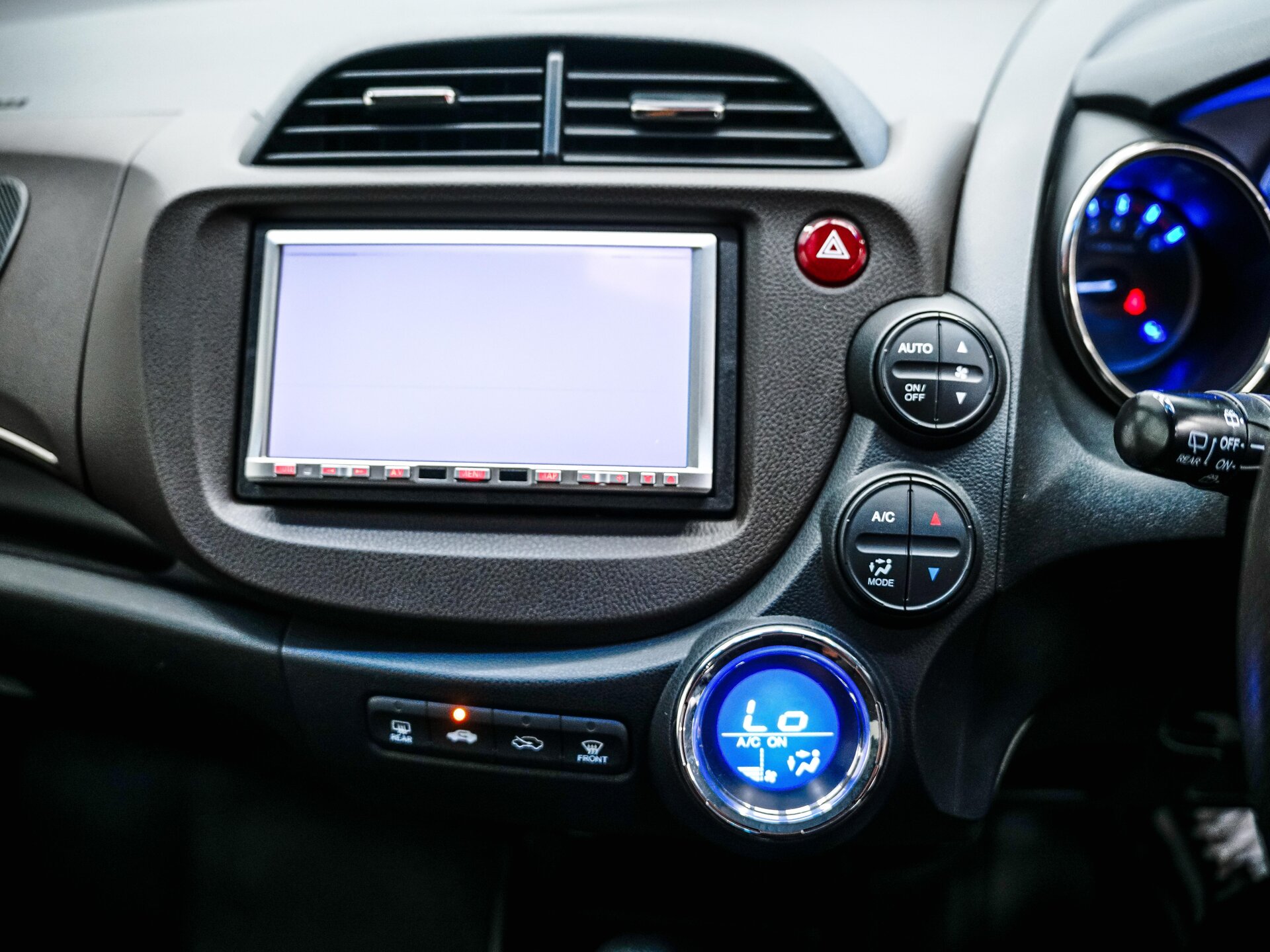 Honda Fit Shuttle 2012 21
