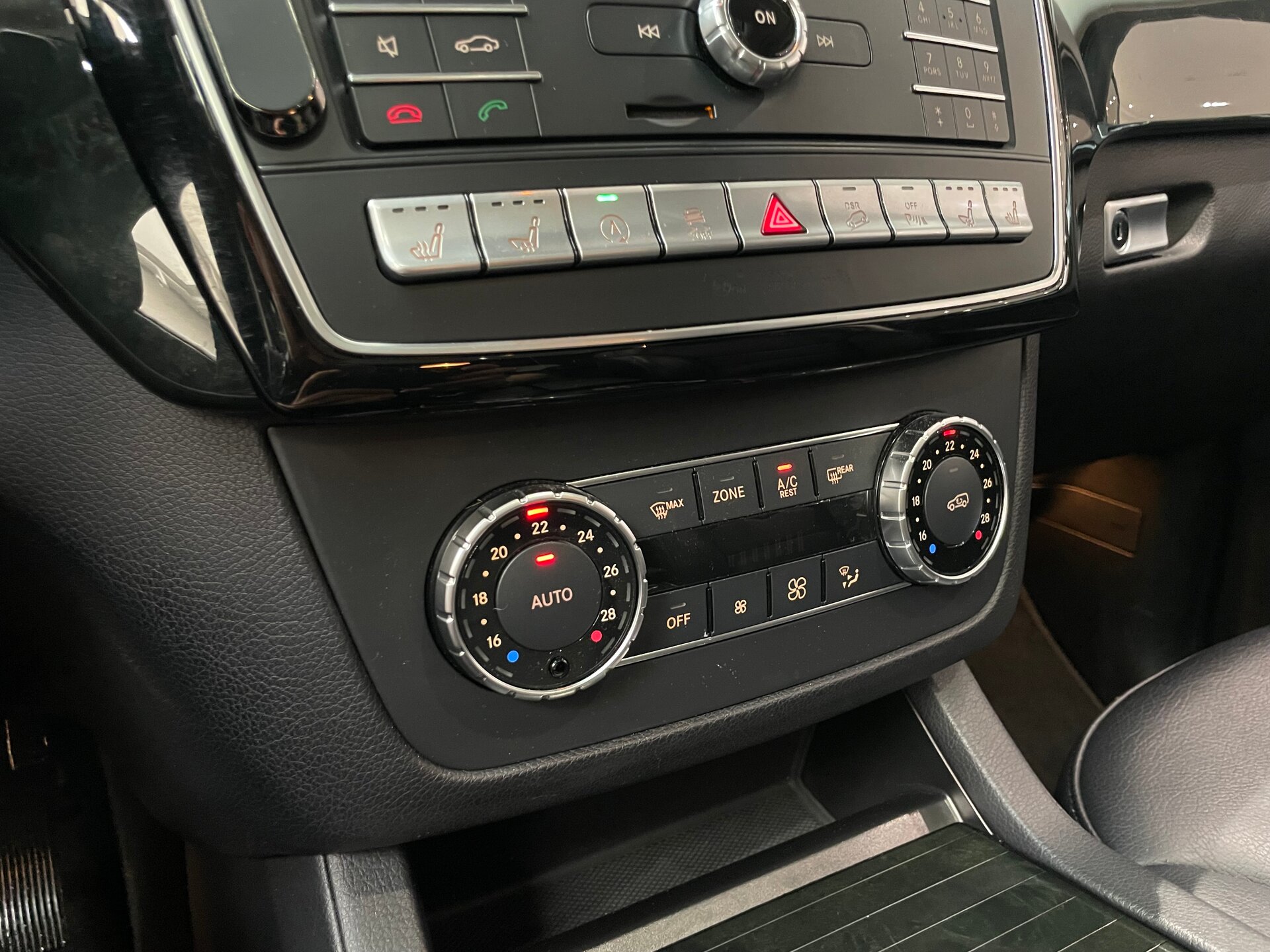 Автомобиль Mercedes-Benz GLE 400 9G-Tronic 3.0 AT (333 л.с.) 4WD - 18