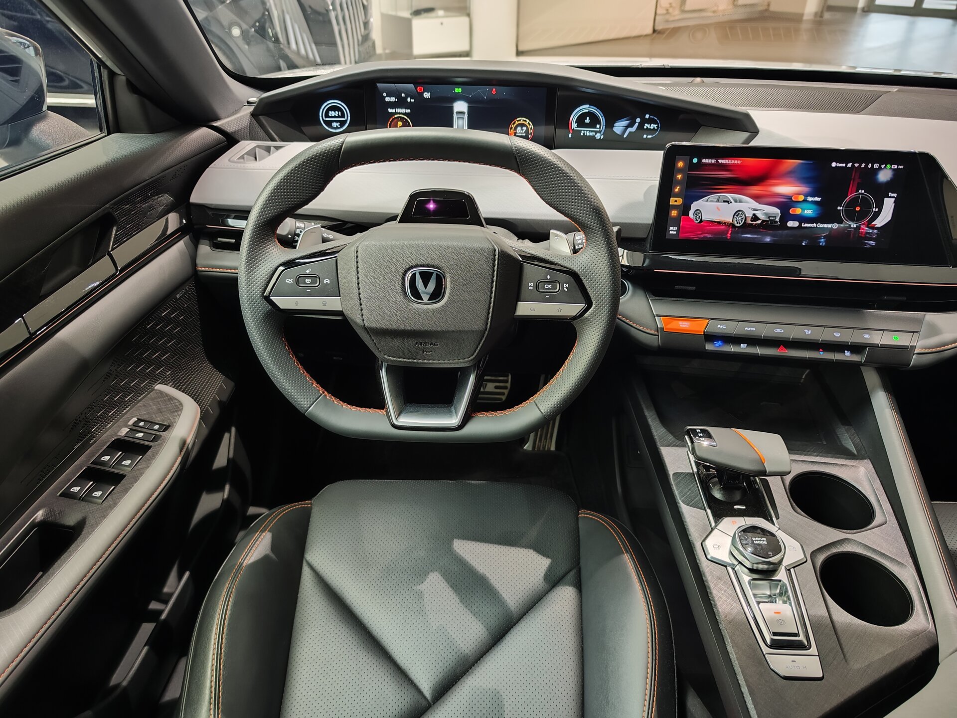 Автомобиль Changan UNI-V 1.5 AMT (181 л.с.) - 18