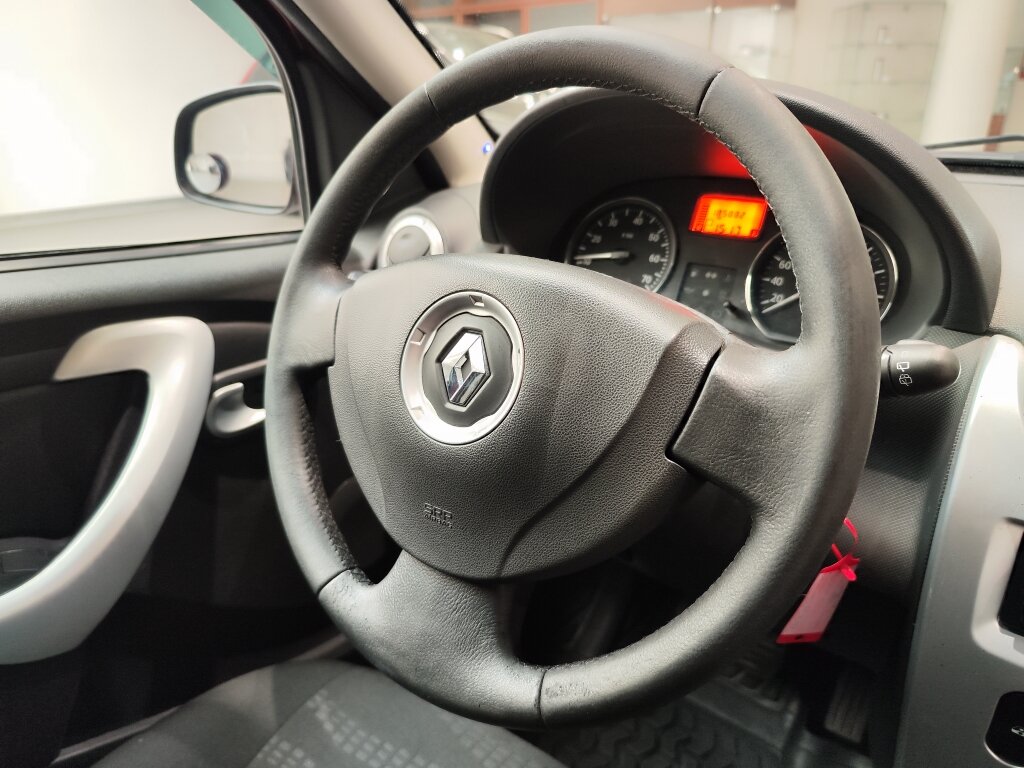 Автомобиль Renault Sandero Stepway 1.6 AT (103 л.с.) - 13