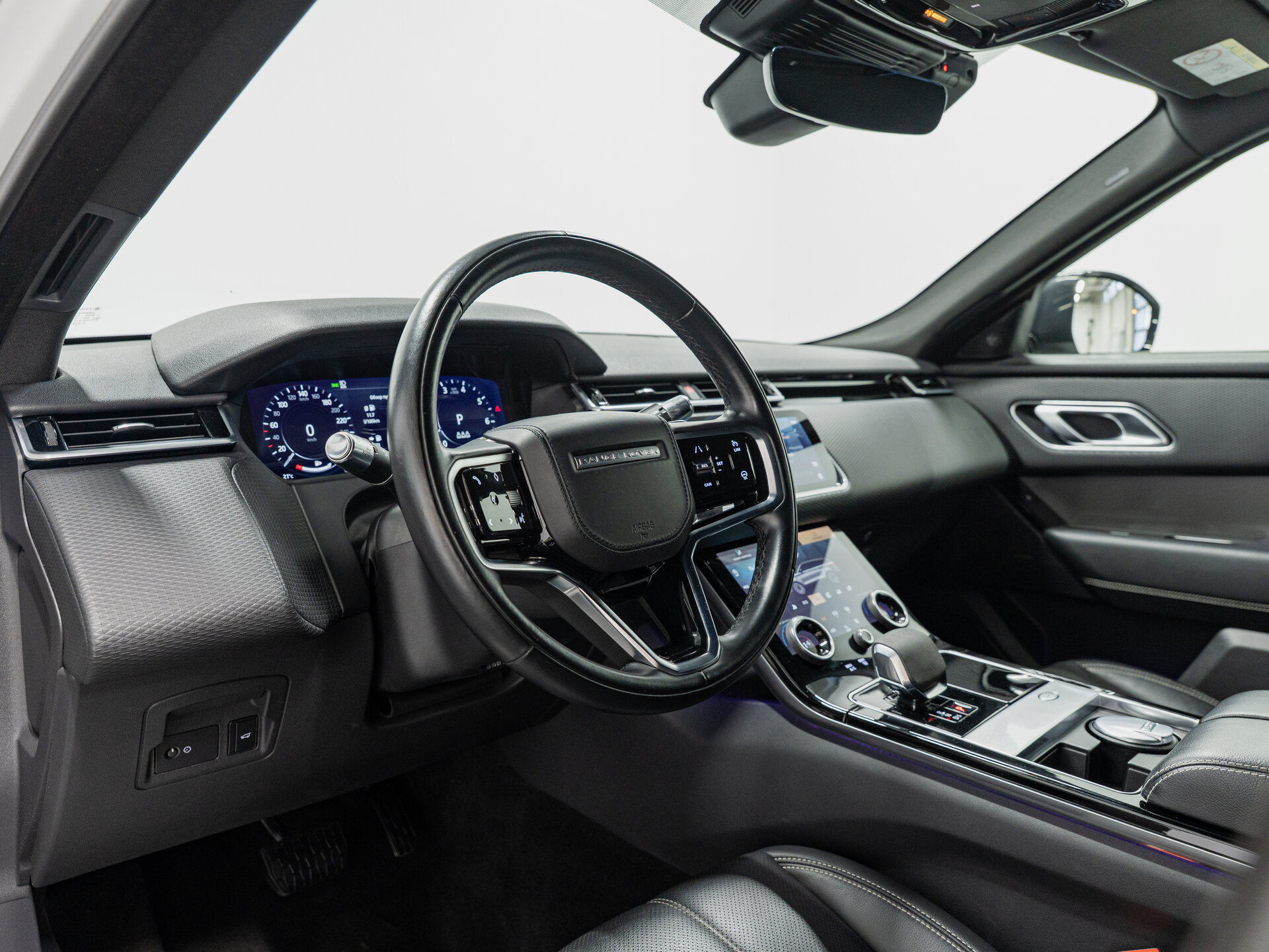 Автомобиль Land Rover Range Rover Velar 2.0 AT (250 л.с.) 4WD - 12