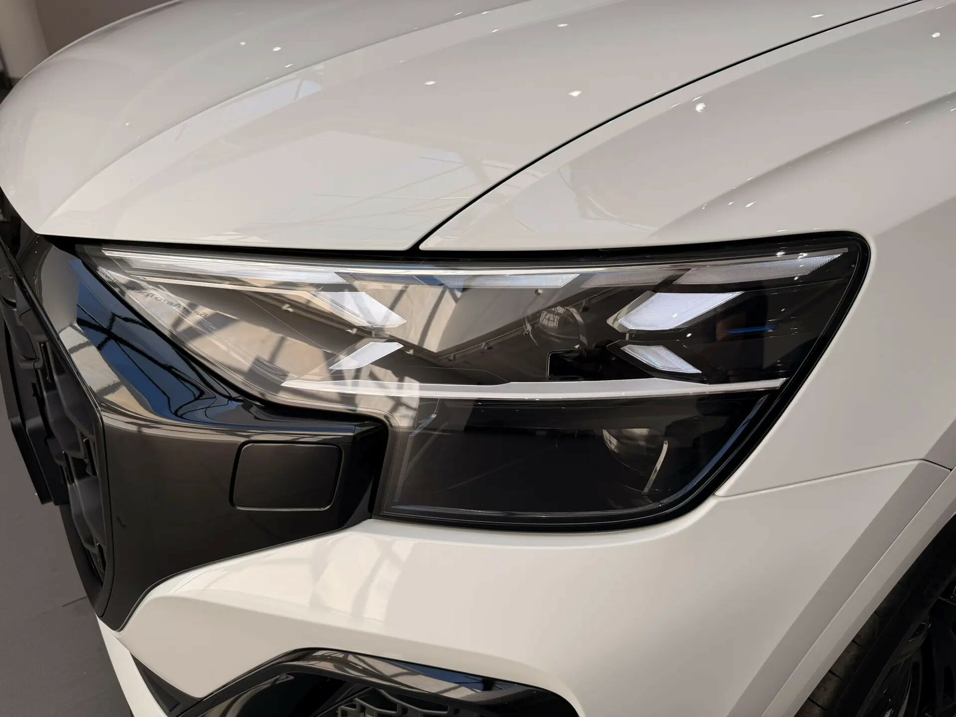 Автомобиль Audi Q8 50 TDI 3.0d AT (286 л.с.) 4WD - 7