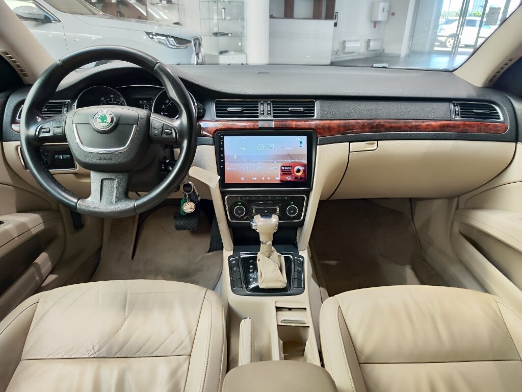 Автомобиль Skoda Superb 3.6 AMT (260 л.с.) 4WD - 17