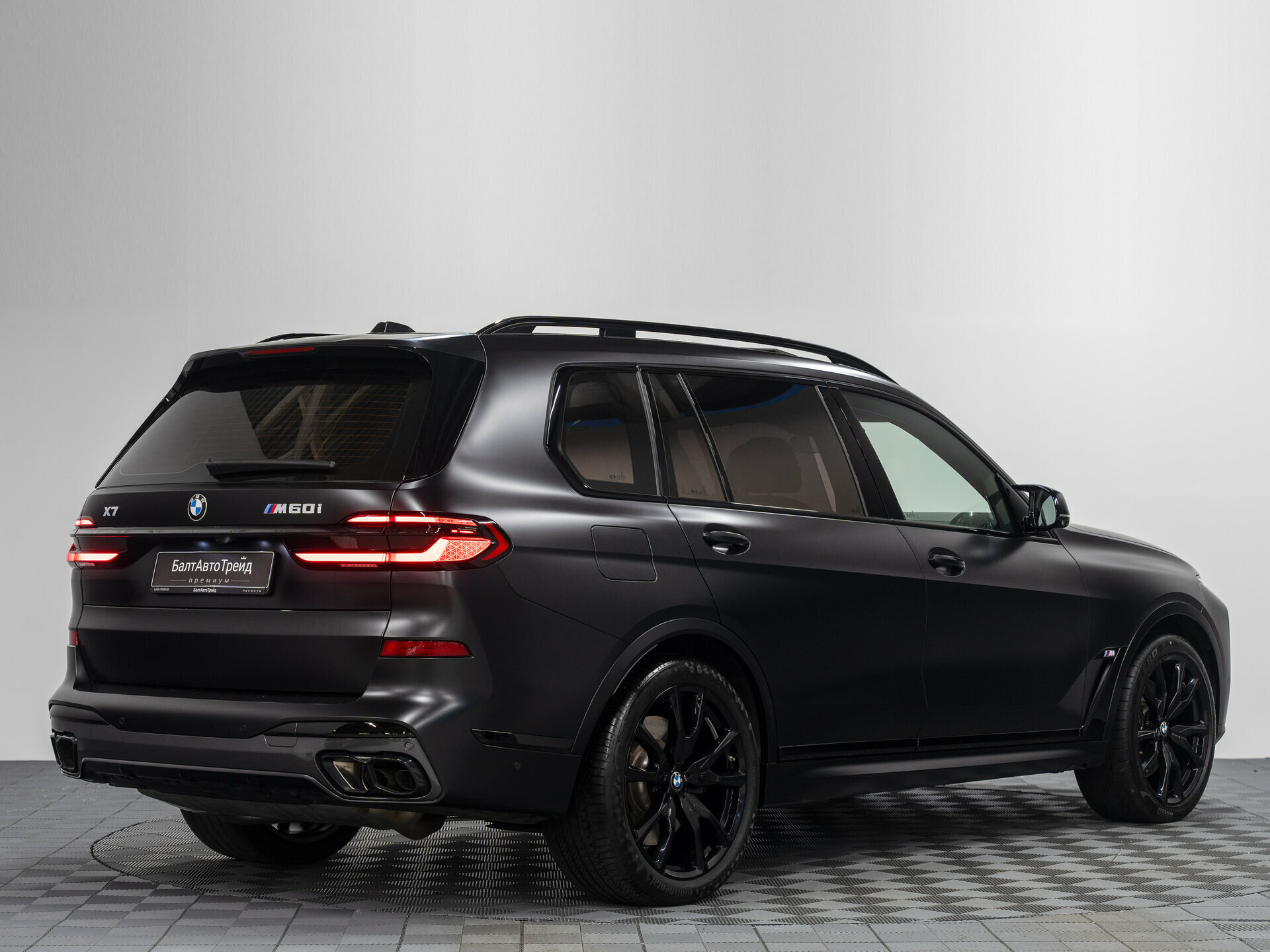 Автомобиль BMW X7 M60i 4.4 AT (530 л.с.) 4WD - 5