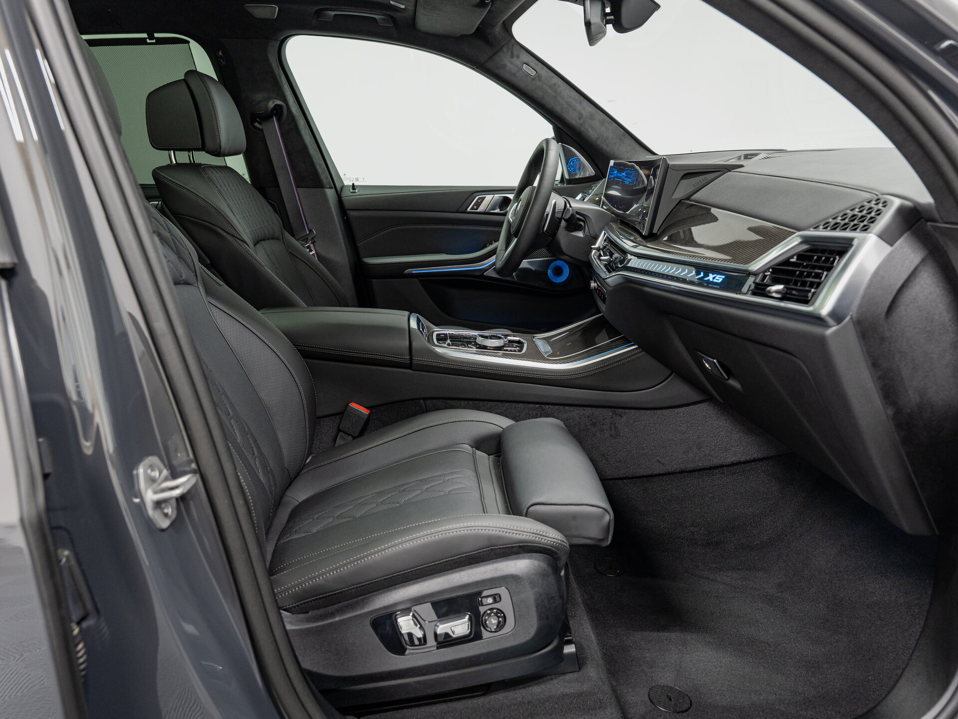 Автомобиль BMW X5 40i 3.0 AT (381 л.с.) 4WD - 13