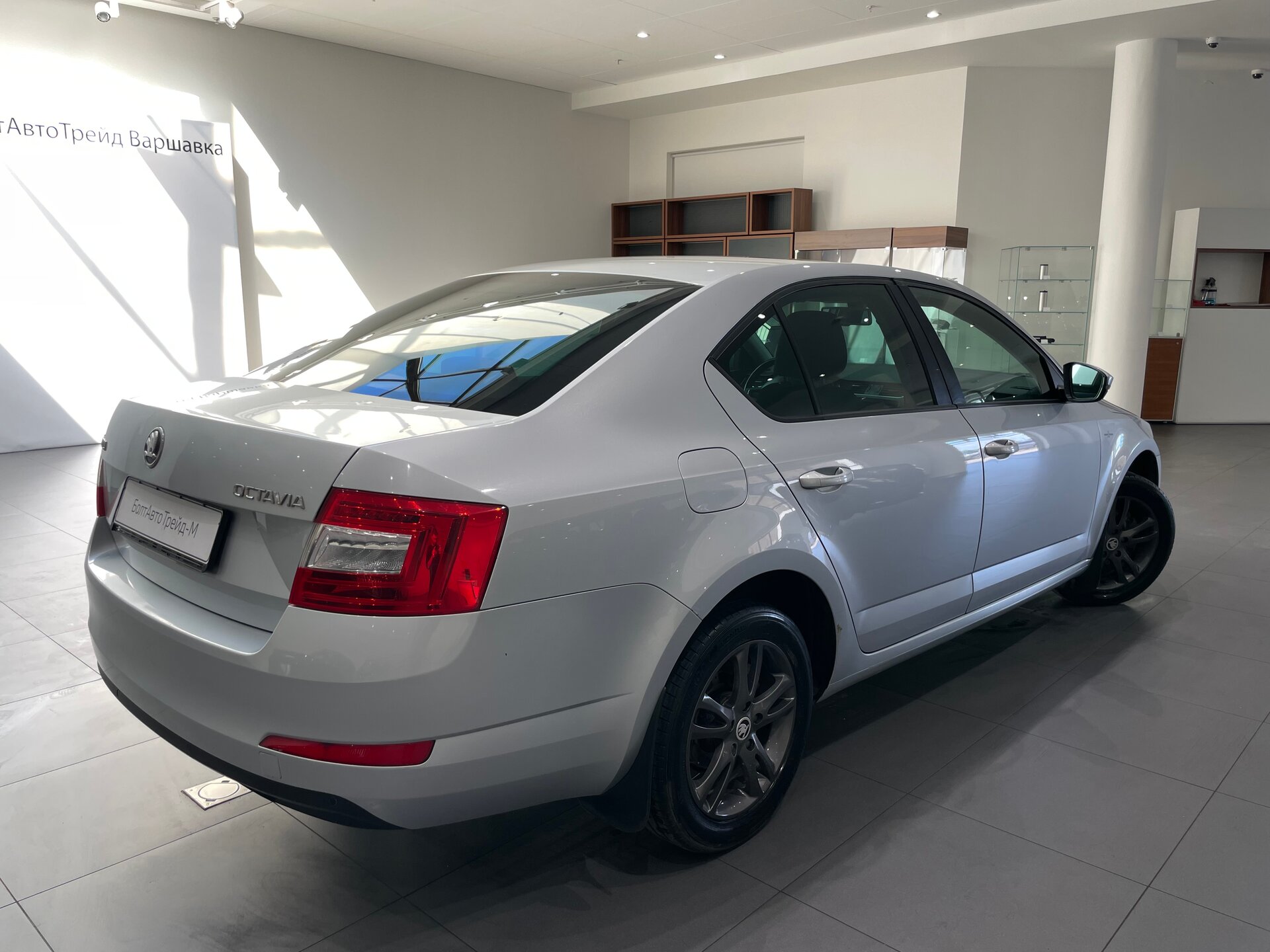 Автомобиль Skoda Octavia 1.6 AT (110 л.с.) - 6