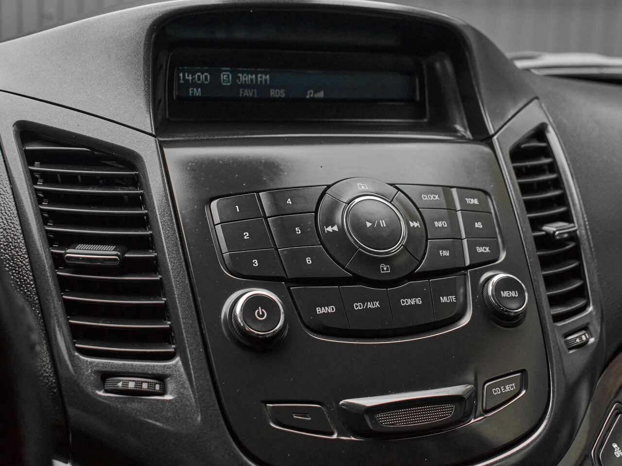 Купить Chevrolet Orlando 1.8 MT (141 л.с.), 2012 в Екатеренбурге