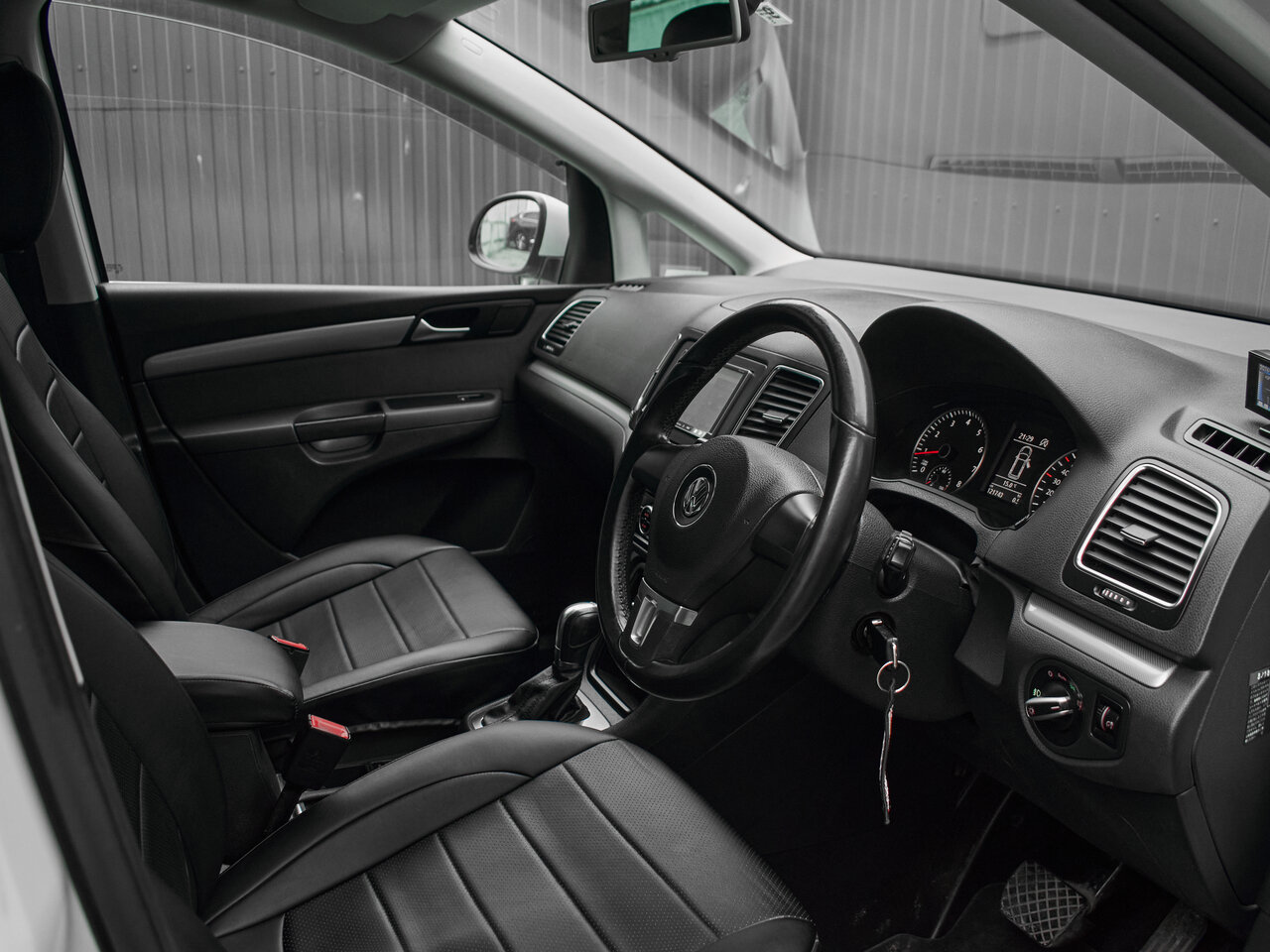 Купить Volkswagen Sharan 1.4 AMT (150 л.с.), 2012 в Екатеренбурге