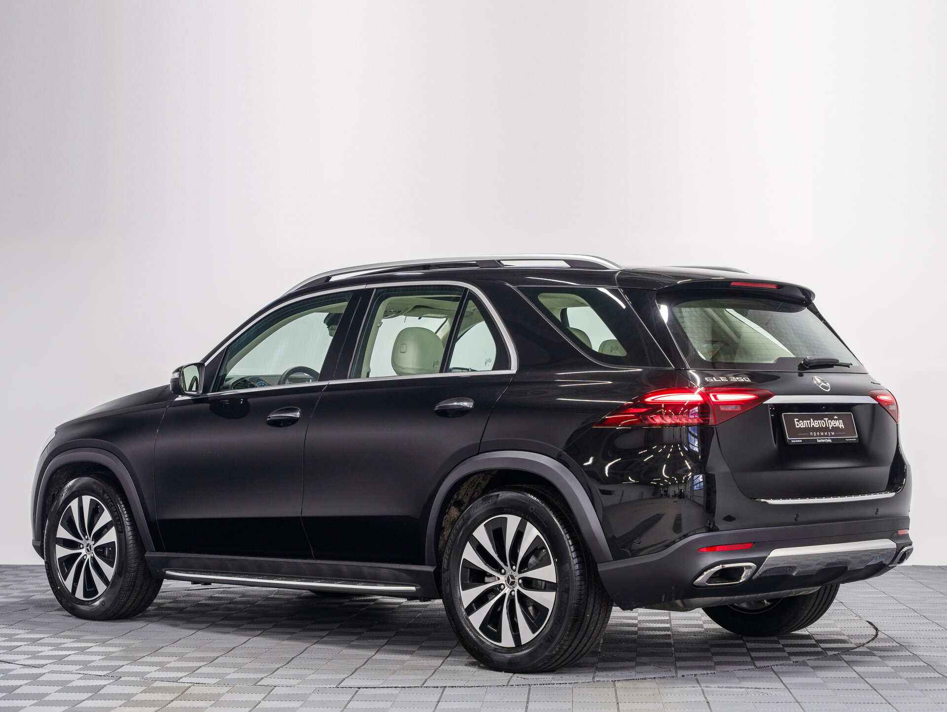 Автомобиль Mercedes-Benz GLE 350 2.0 AT (258 л.с.) 4WD - 9