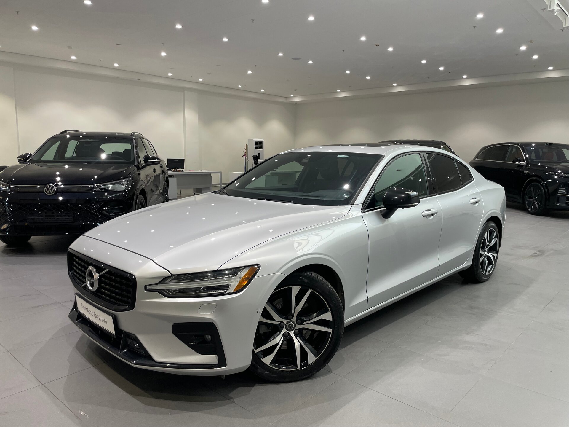 Автомобиль Volvo S60 2.0 AT (250 л.с.) - 1