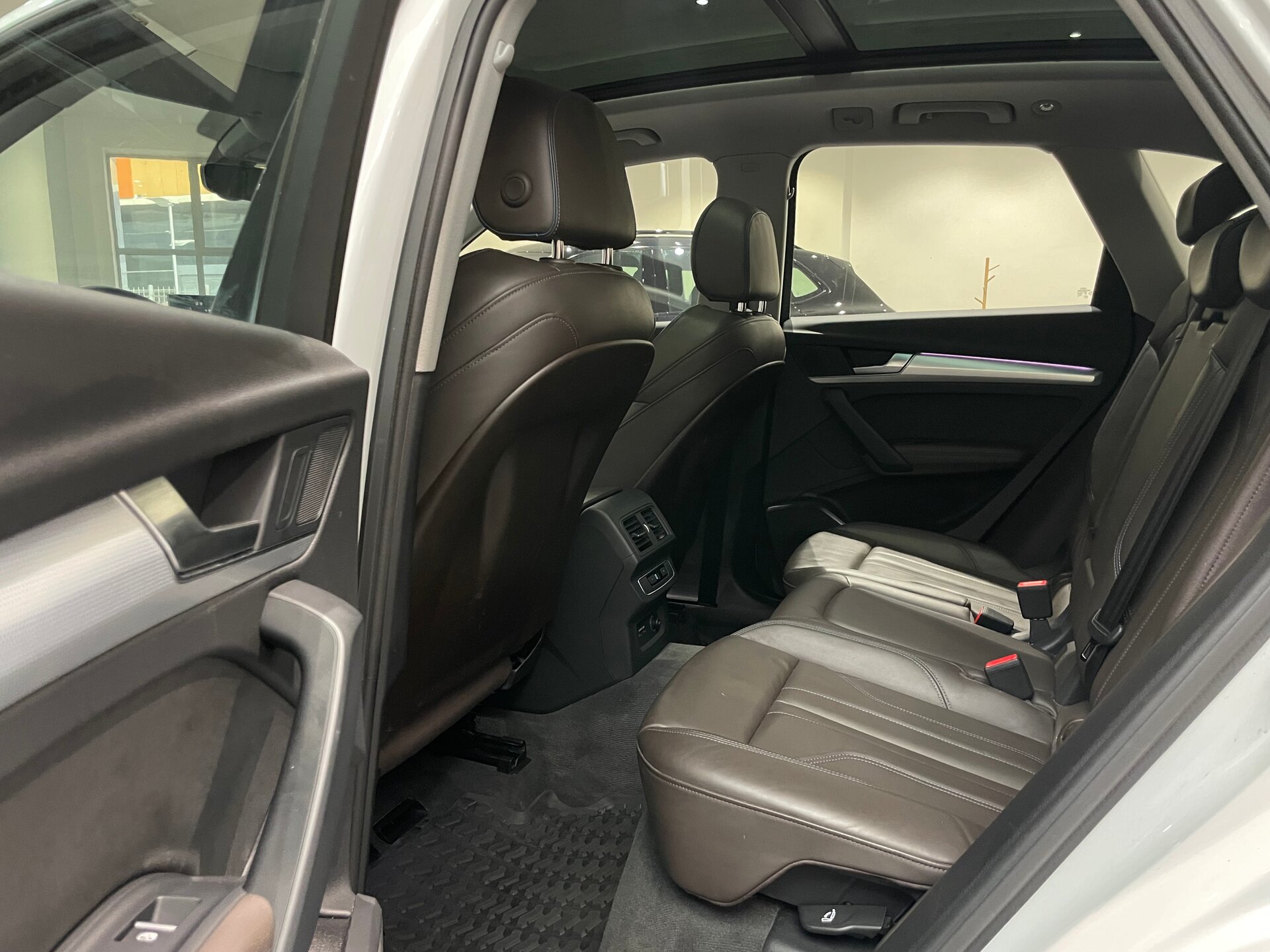 Автомобиль Audi Q5 45 TFSI 2.0 AMT (249 л.с.) 4WD - 9