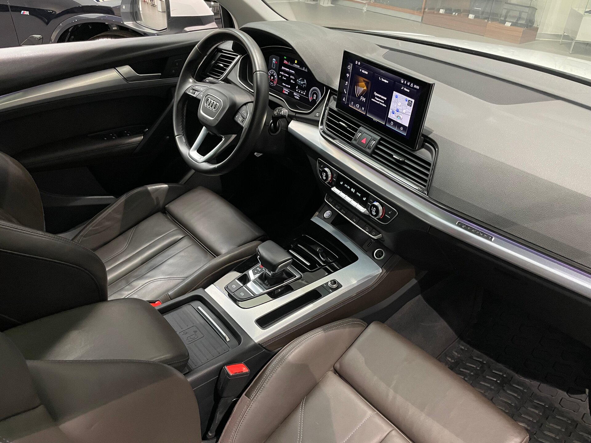 Автомобиль Audi Q5 45 TFSI 2.0 AMT (249 л.с.) 4WD - 11