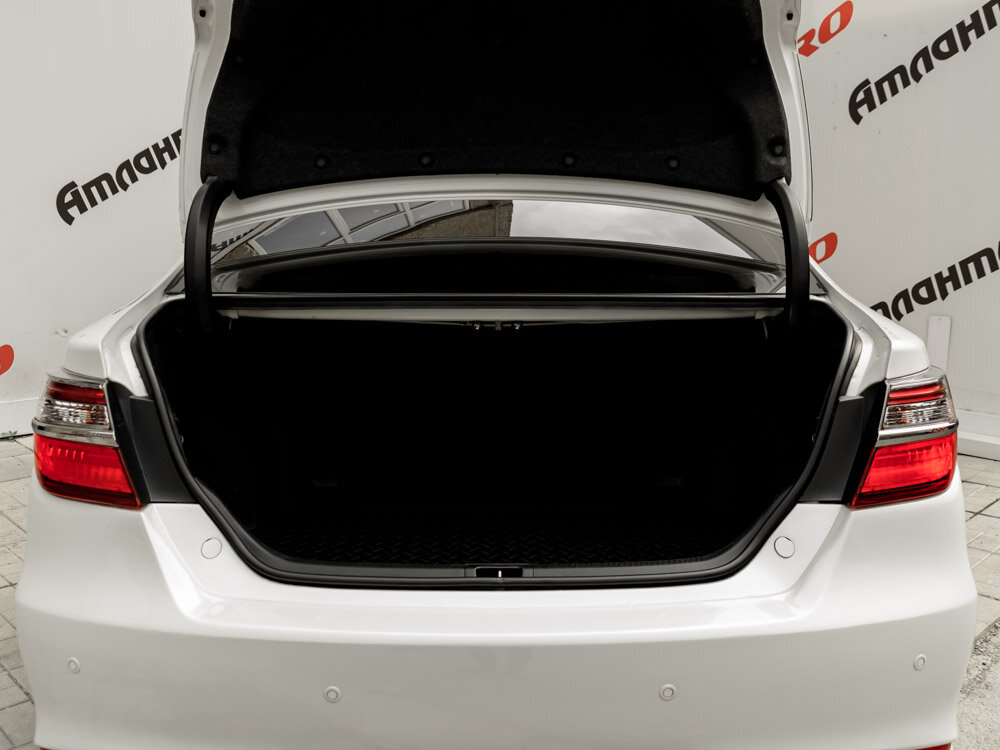 Купить Toyota Camry 2.5 AT (181 л.с.), 2017 в Екатеренбурге