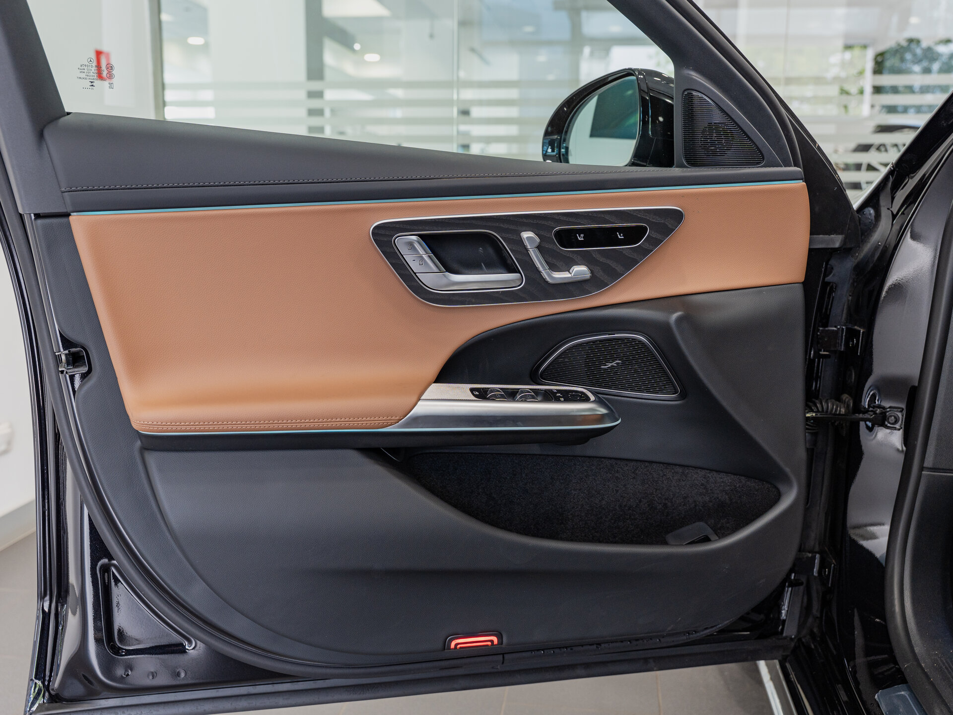 Автомобиль Mercedes-Benz E-Класс 260 L 2.0 AT (204 л.с.) 4WD - 19