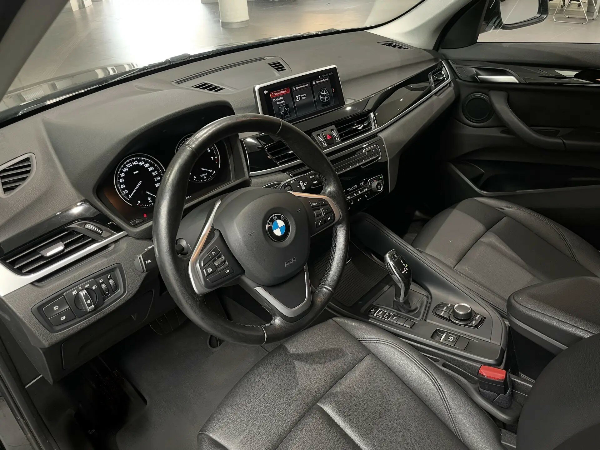 Автомобиль BMW X1 18i sDrive 1.5 AMT (140 л.с.) - 7
