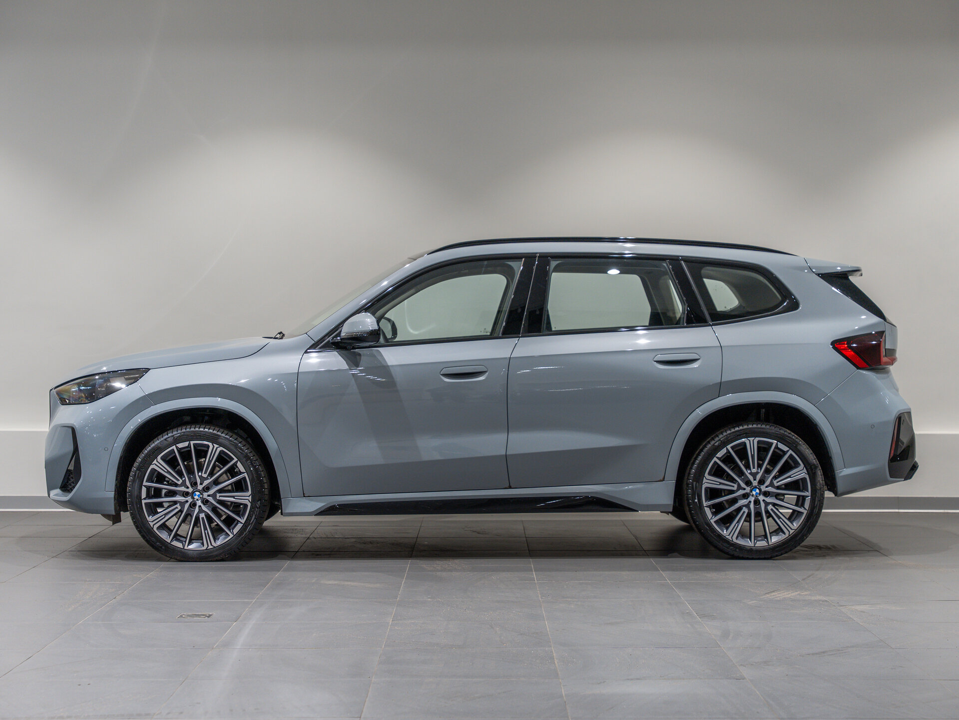 Автомобиль BMW X1 25Li xDrive 2.0 AMT (204 л.с.) 4WD - 8