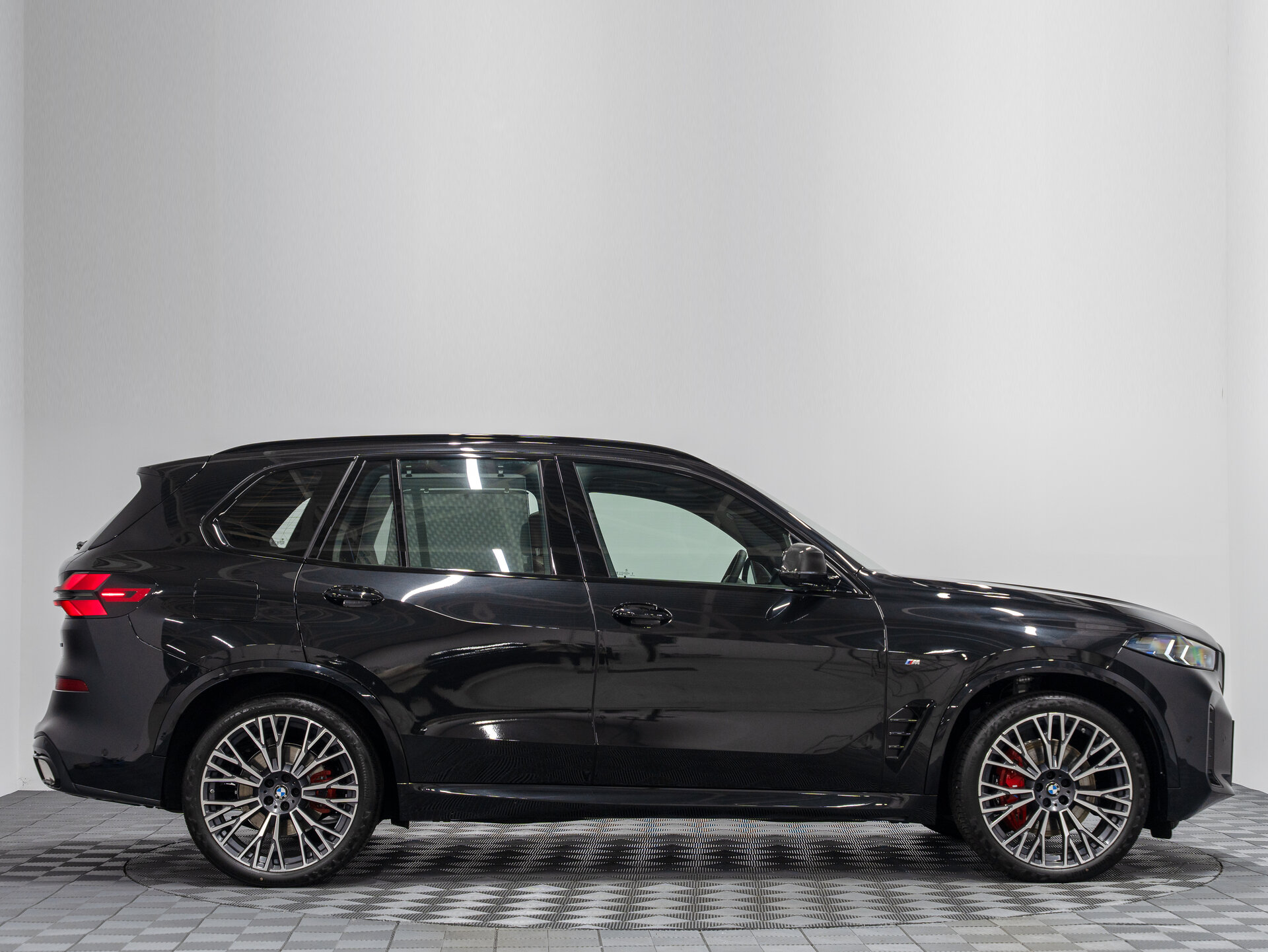 Автомобиль BMW X5 40d 3.0d AT (352 л.с.) 4WD - 6