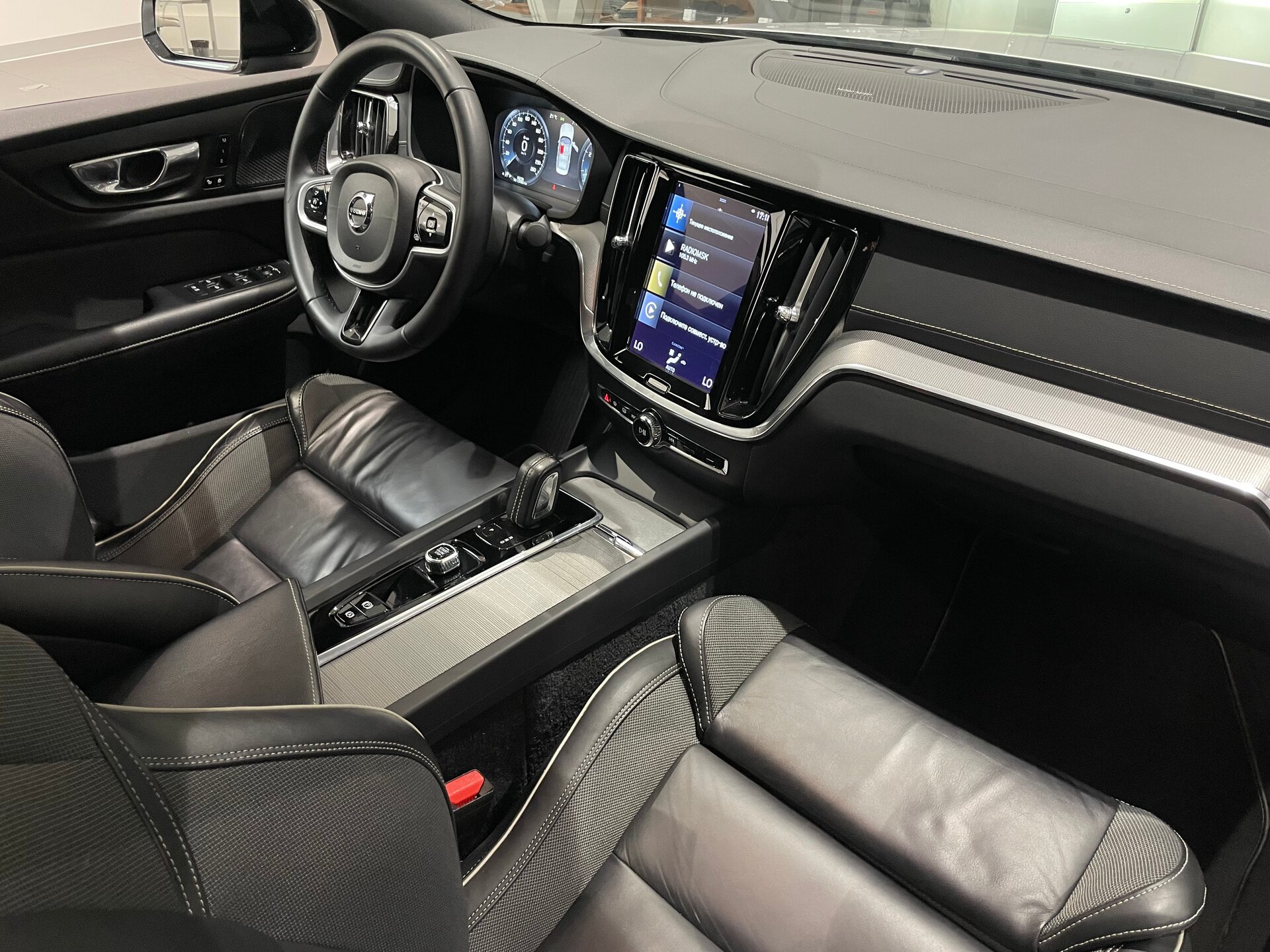 Автомобиль Volvo S60 2.0 AT (250 л.с.) - 11