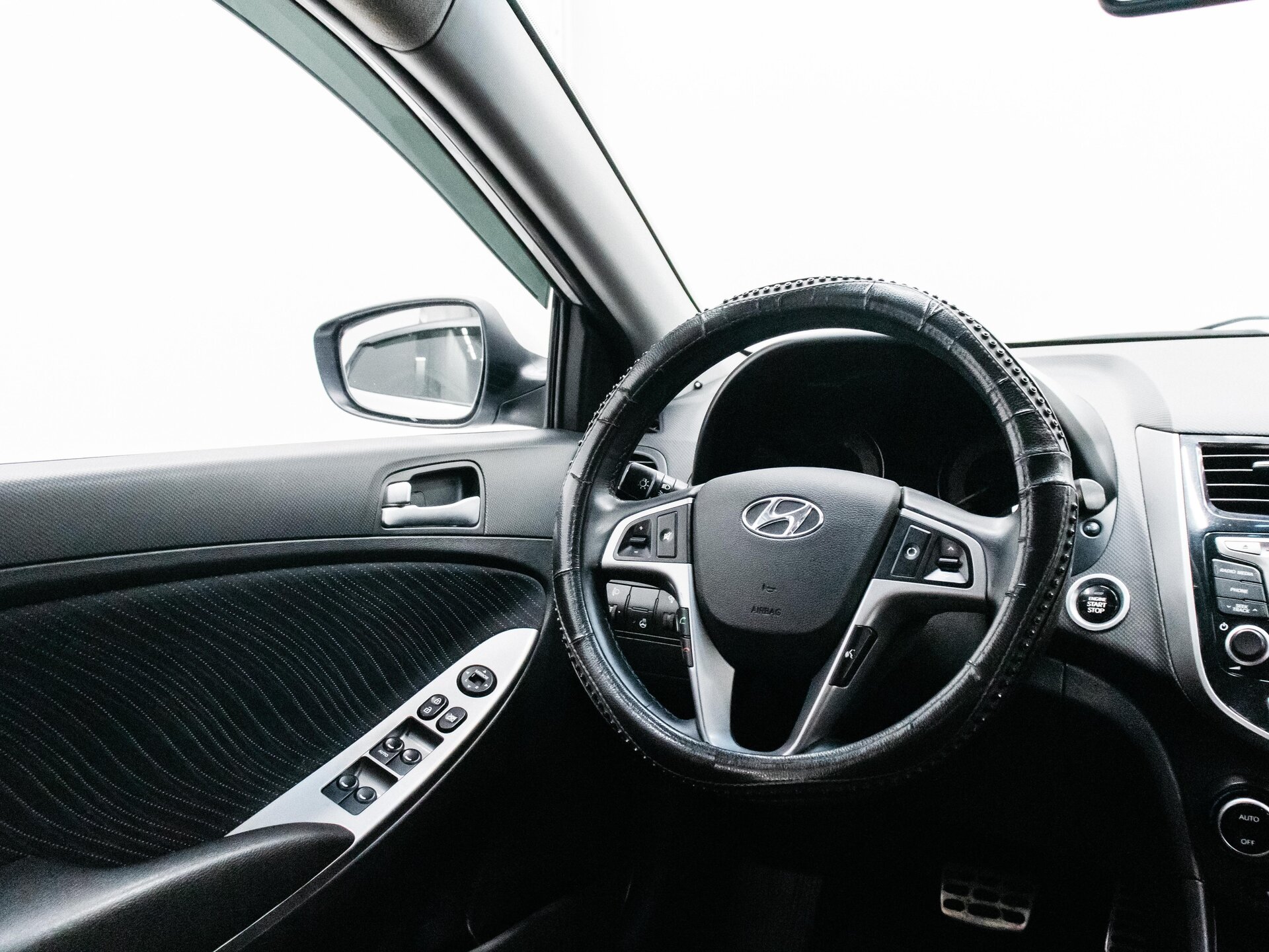 Hyundai Solaris 2015 12