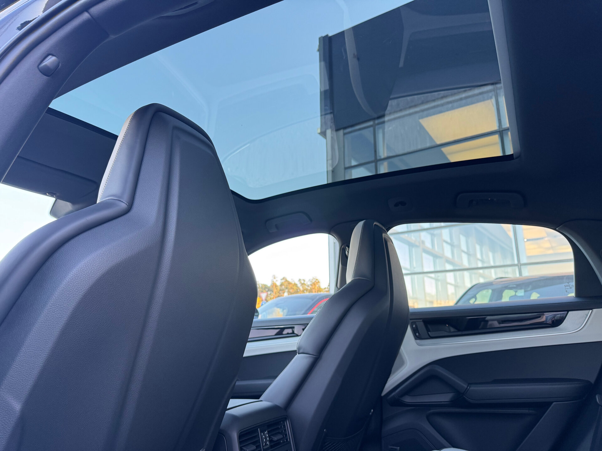 Автомобиль Porsche Cayenne Coupé 3.0 AT (353 л.с.) 4WD - 7