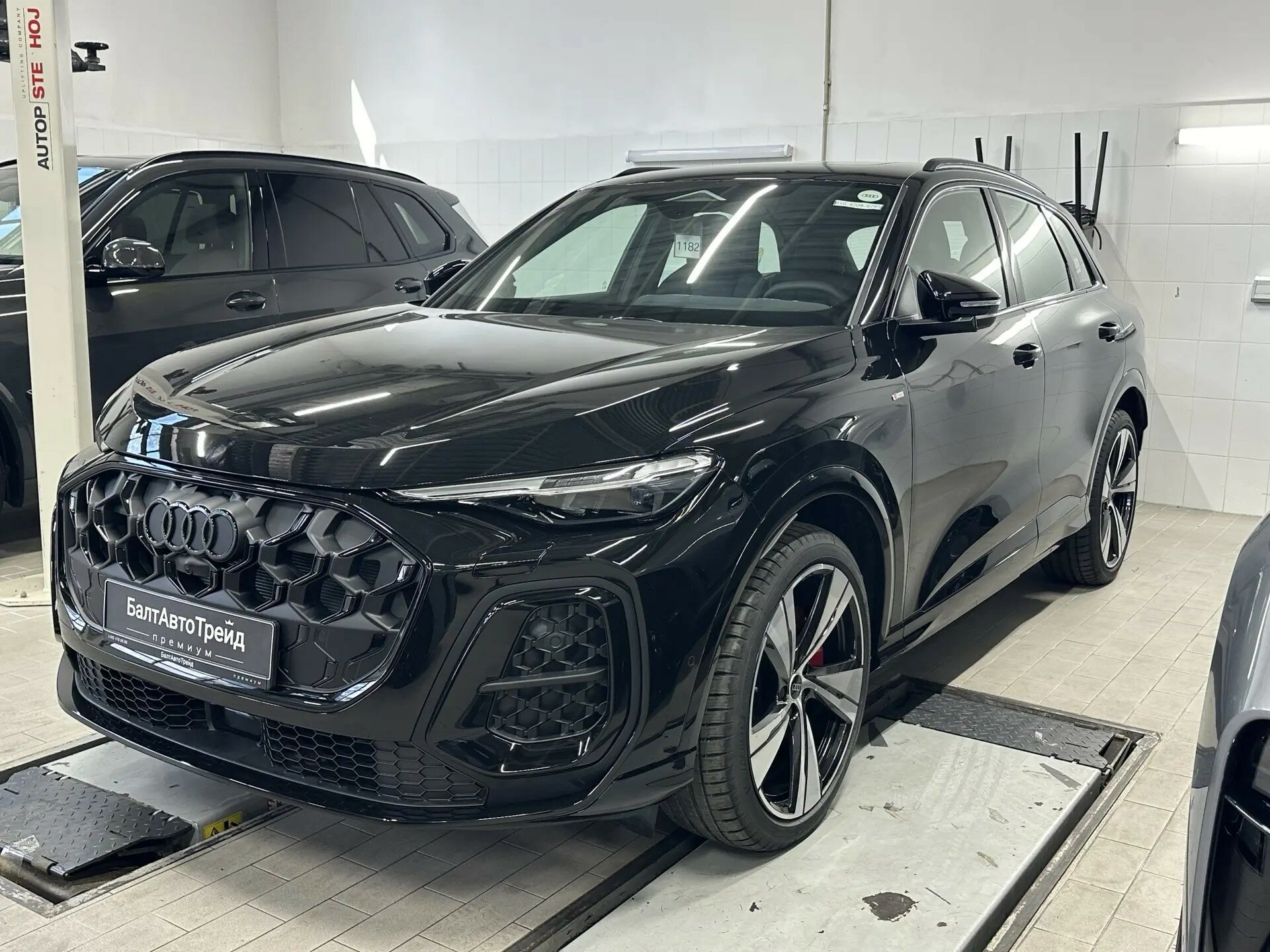Автомобиль Audi Q5 40 TDI 2.0d AMT (204 л.с.) 4WD - 1
