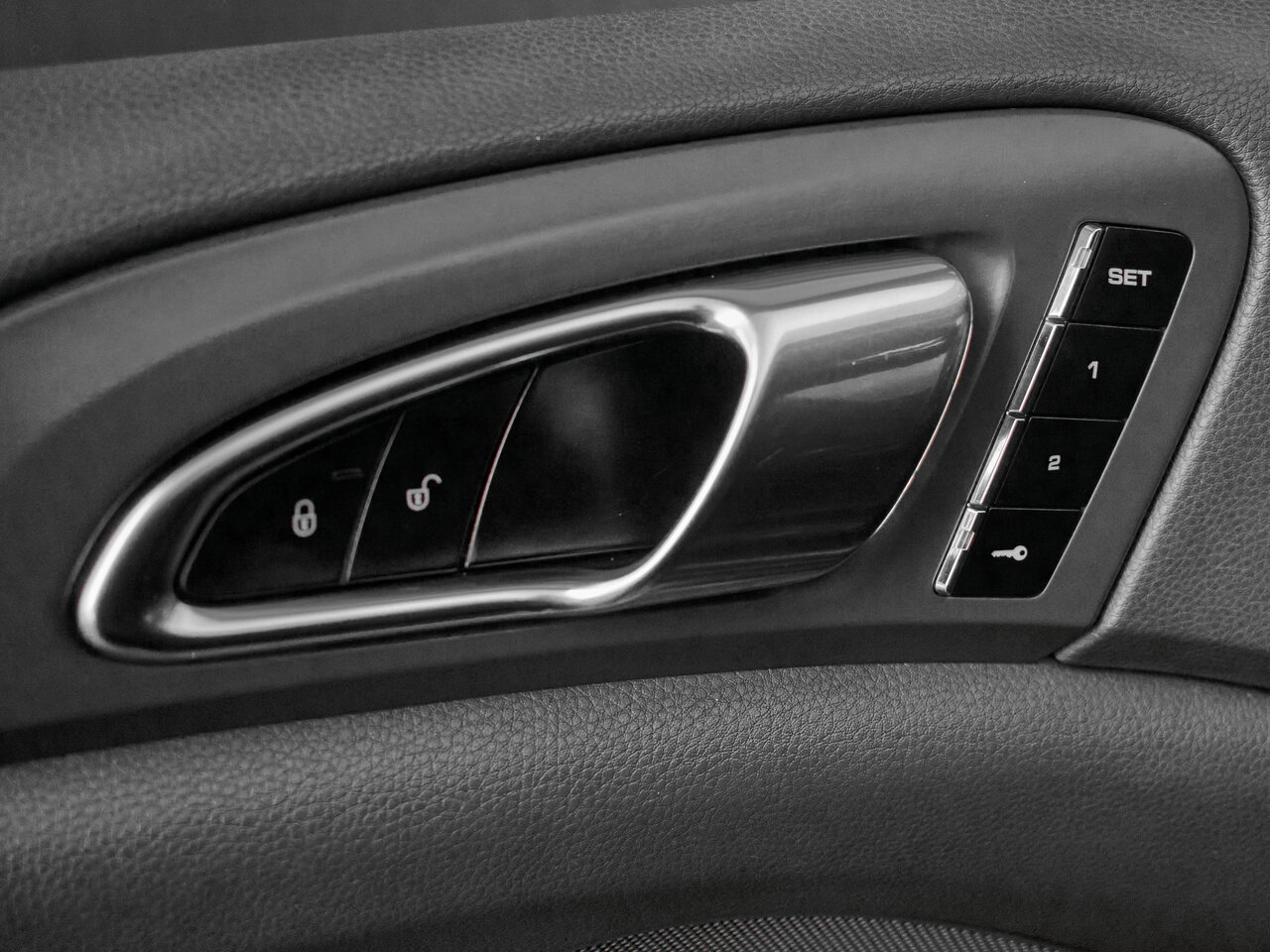 Купить Porsche Cayenne Diesel 3.0d AT (245 л.с.) 4WD, 2015 в Екатеренбурге