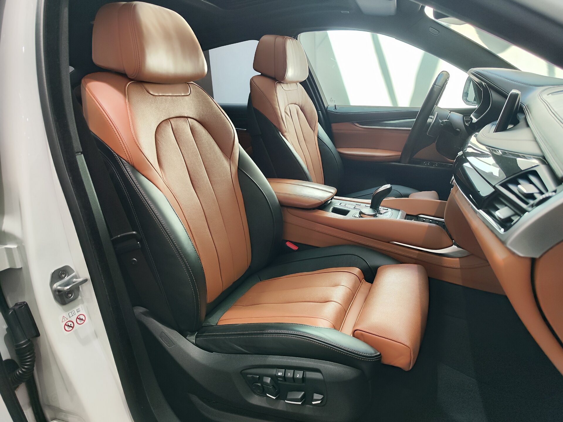 Автомобиль BMW X6 40d 3.0d AT (313 л.с.) 4WD - 12