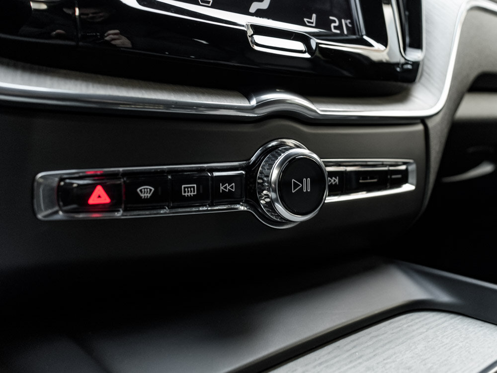 Купить Volvo XC60 2.0 AT (249 л.с.) 4WD, 2021 в Екатеренбурге