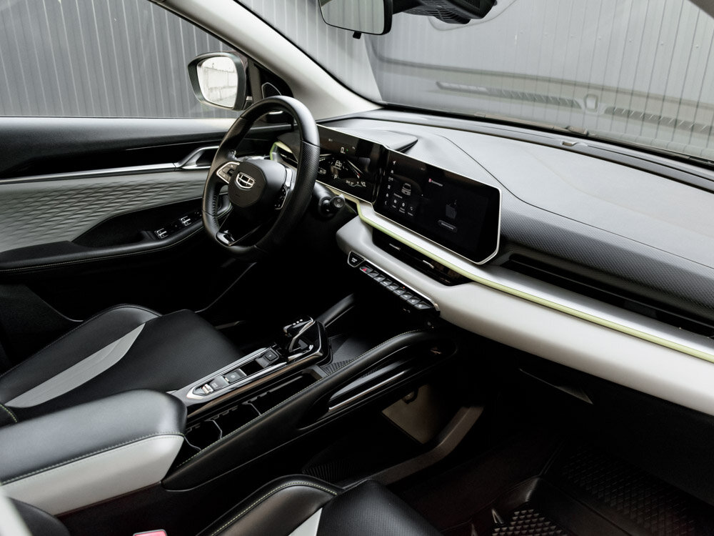 Купить Geely Coolray 1.5 AMT (177 л.с.), 2023 в Екатеренбурге
