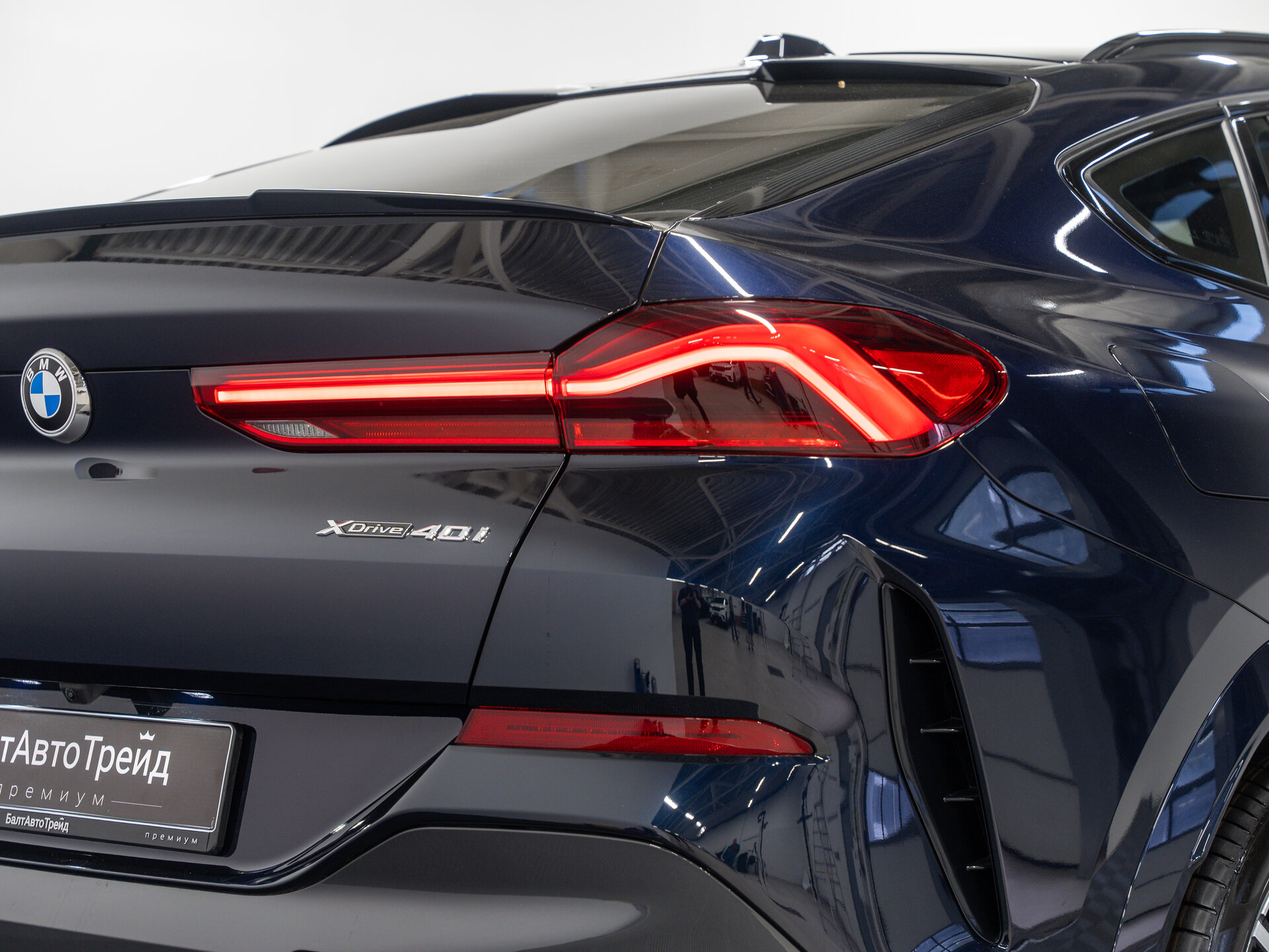 Автомобиль BMW X6 40i 3.0 AT (381 л.с.) 4WD - 8
