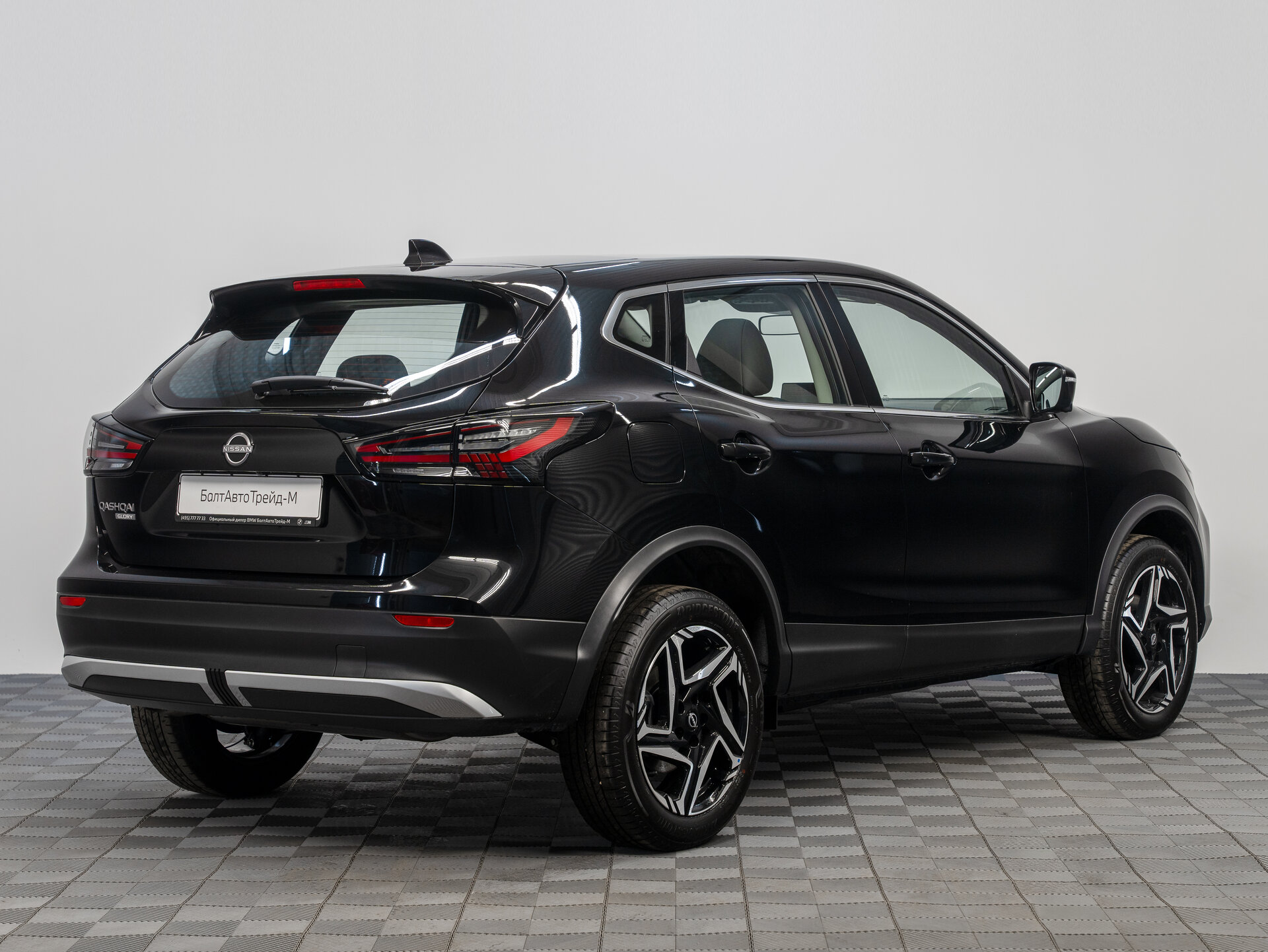 Автомобиль Nissan Qashqai 2.0 CVT (140 л.с.) - 2