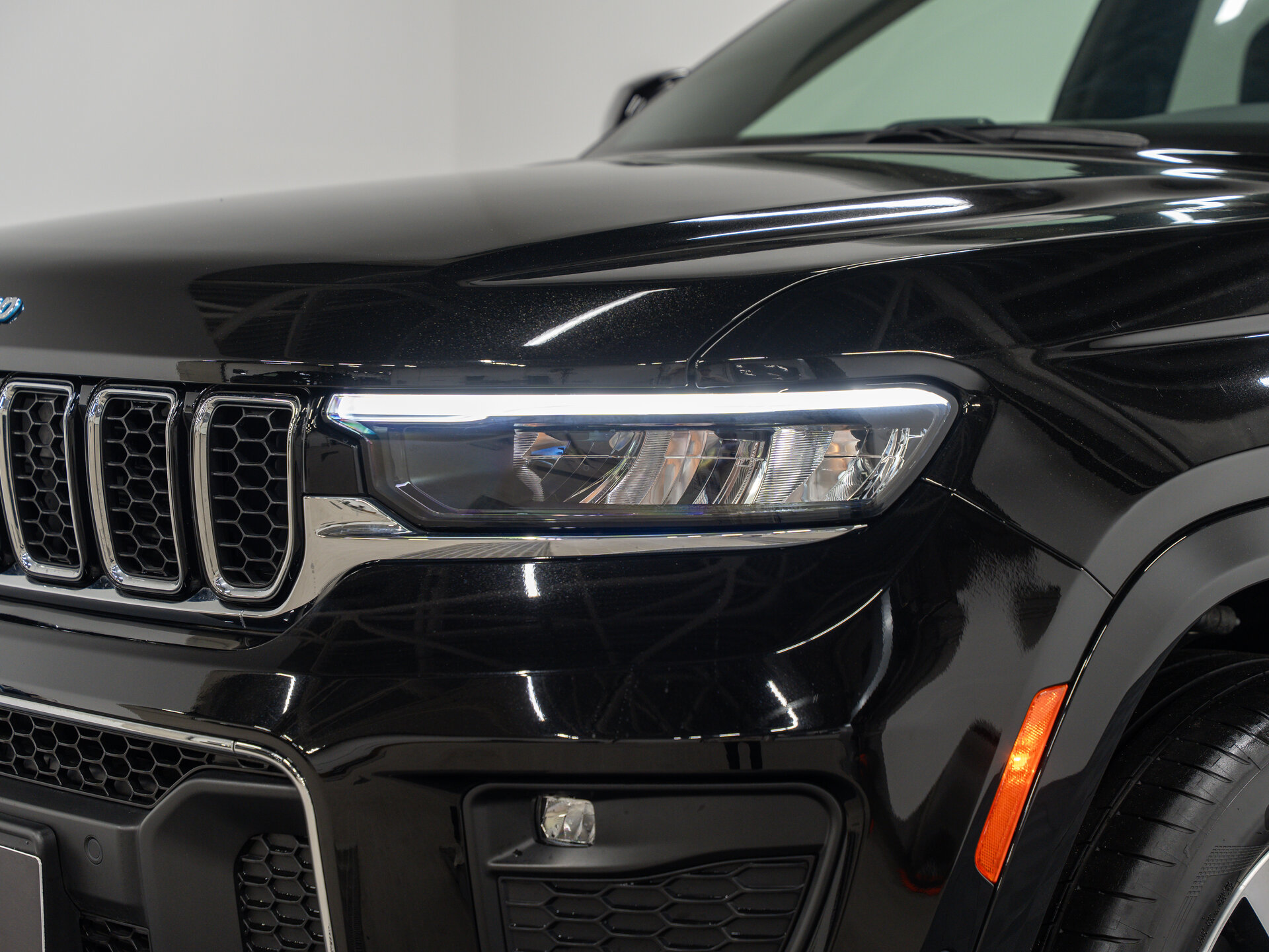 Автомобиль Jeep Grand Cherokee 4xe 2.0hyb AT (380 л.с.) 4WD - 2