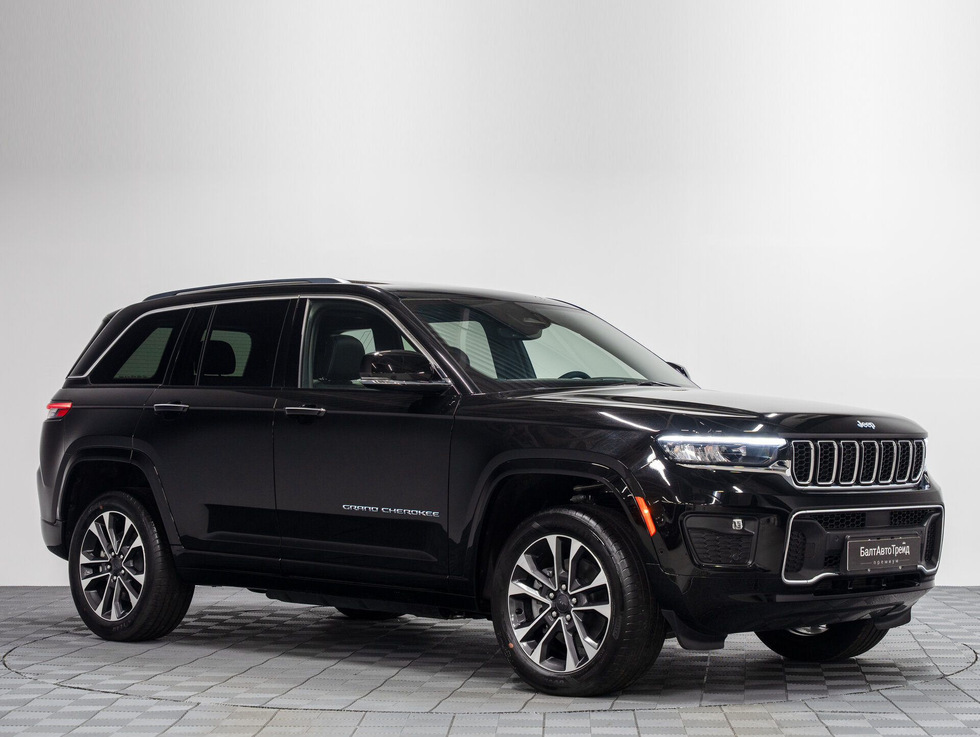 Автомобиль Jeep Grand Cherokee 4xe 2.0hyb AT (380 л.с.) 4WD - 5