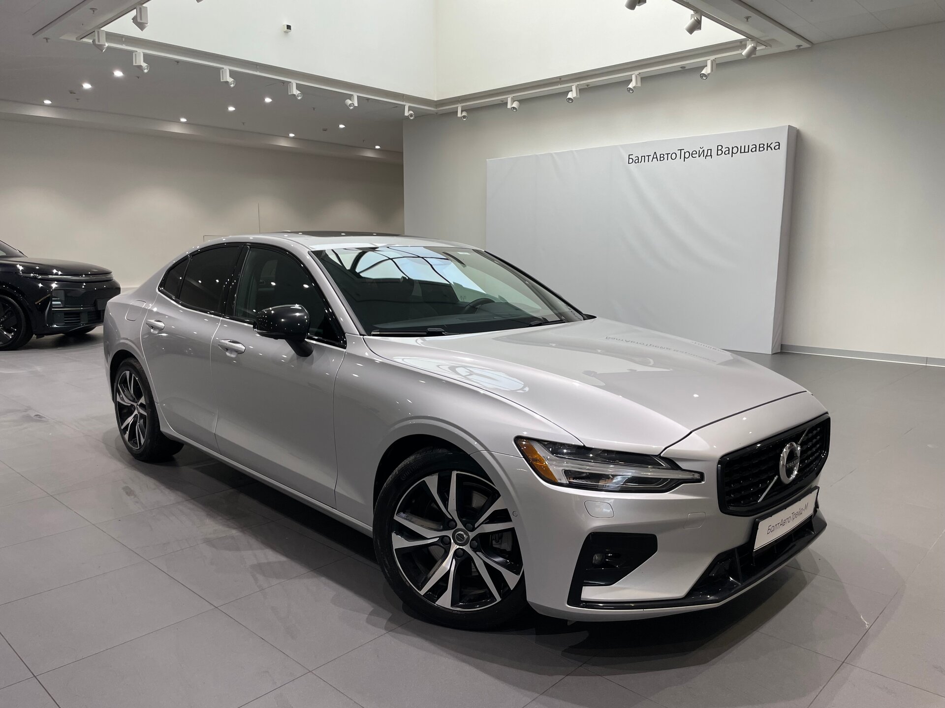 Автомобиль Volvo S60 2.0 AT (250 л.с.) - 3