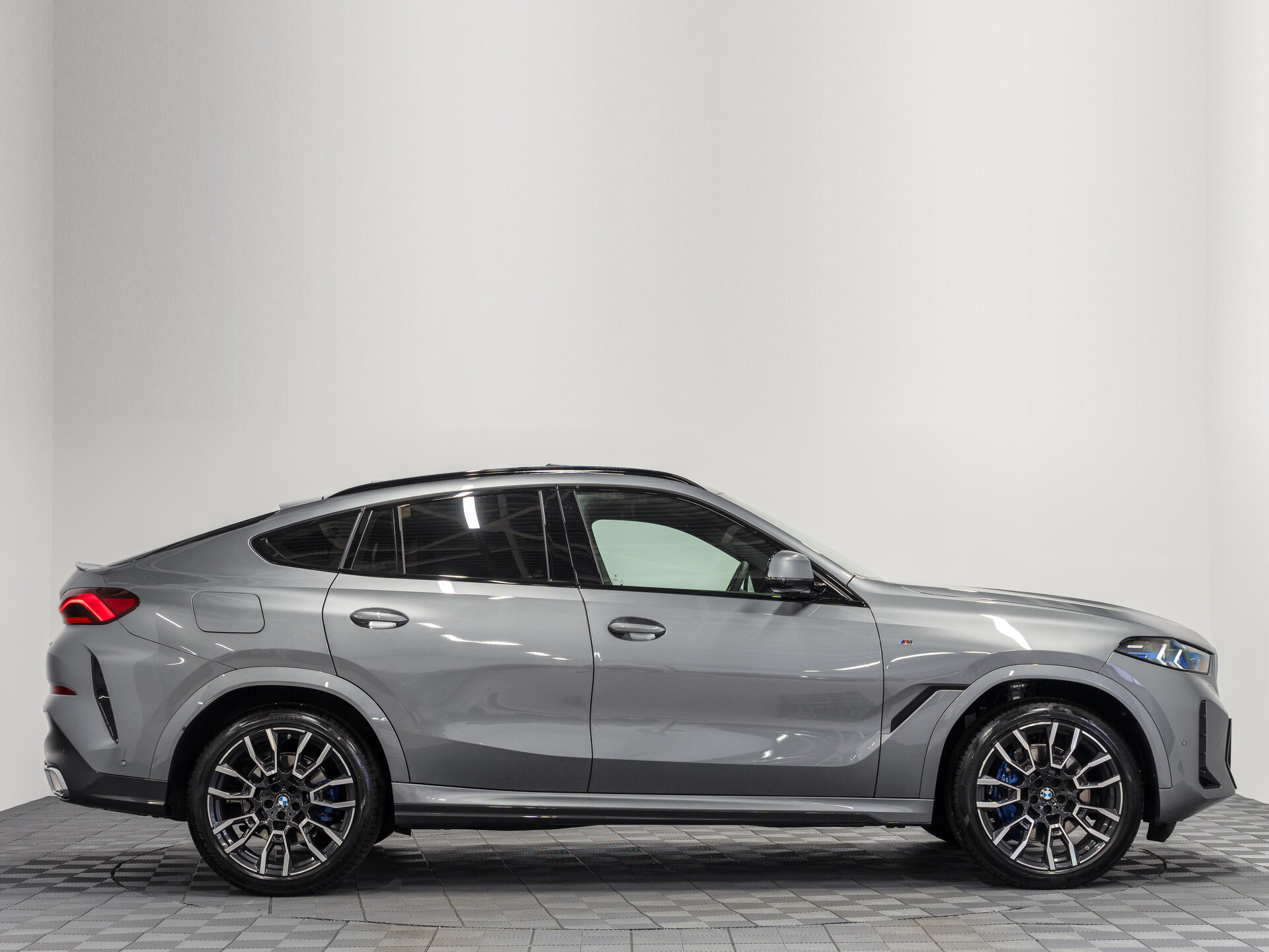 Автомобиль BMW X6 40i 3.0 AT (381 л.с.) 4WD - 6