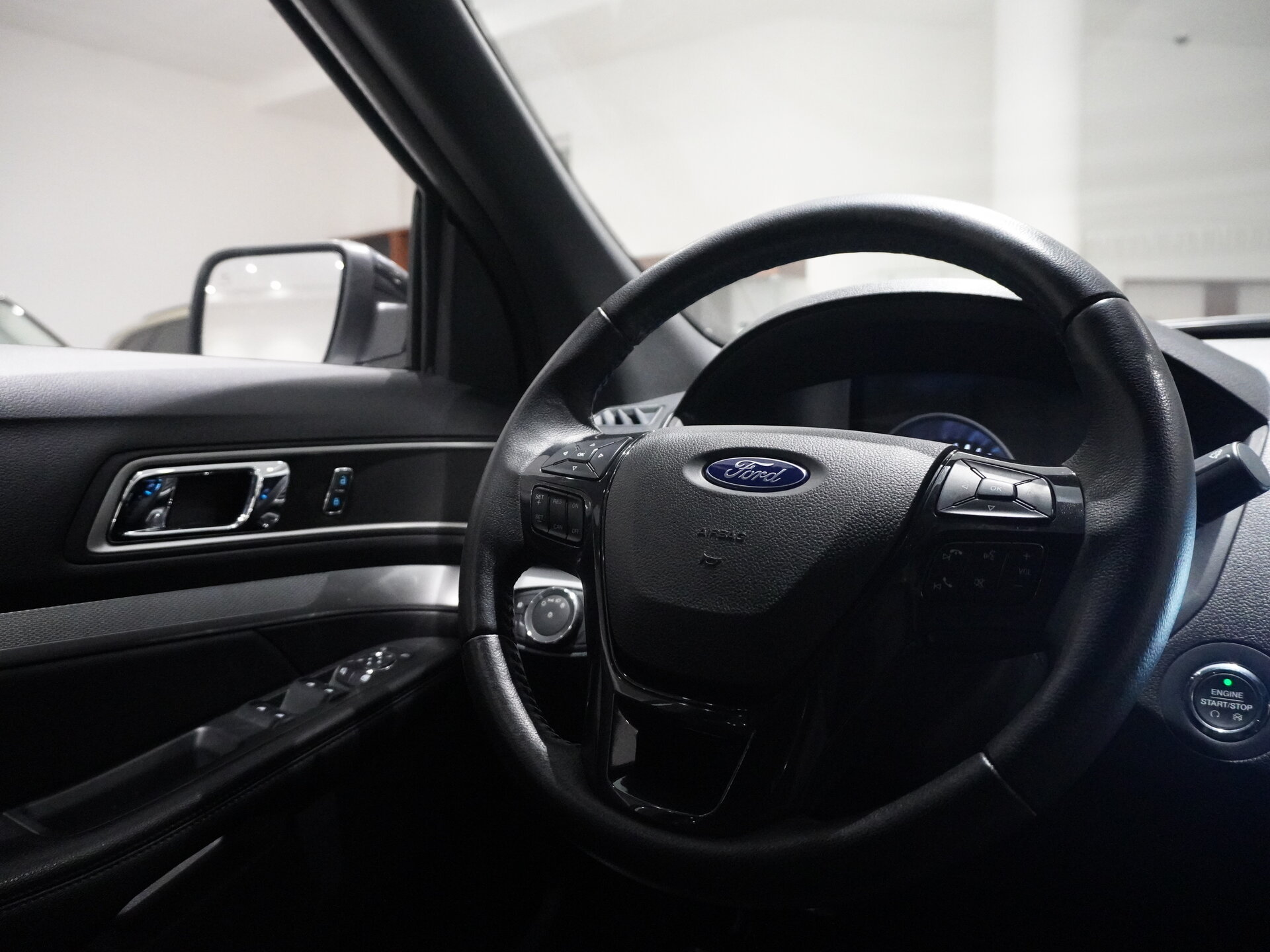 Автомобиль Ford Explorer 3.5 AT (249 л.с.) 4WD - 18
