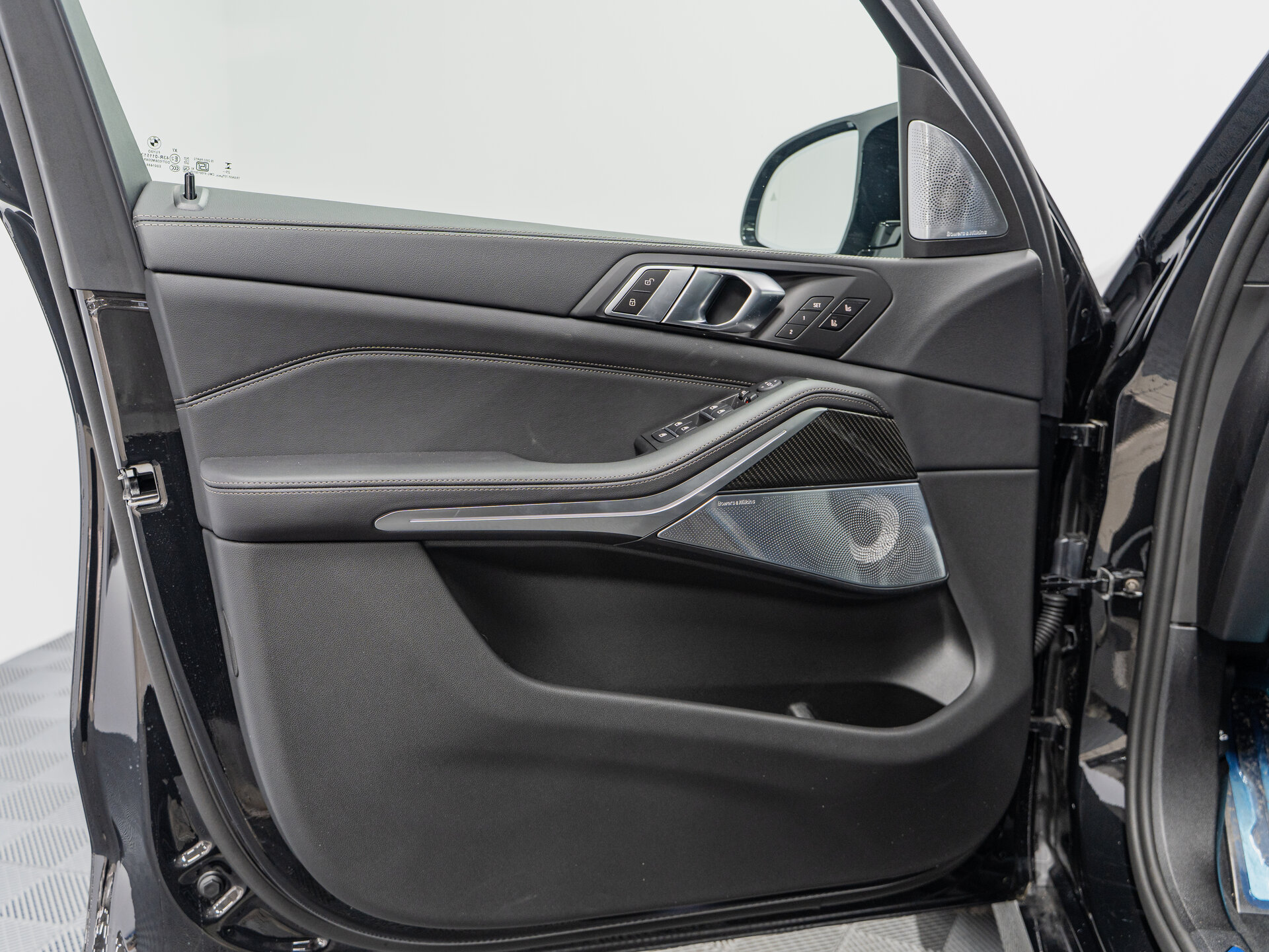 Автомобиль BMW X5 M60i 4.4 AT (530 л.с.) 4WD - 18