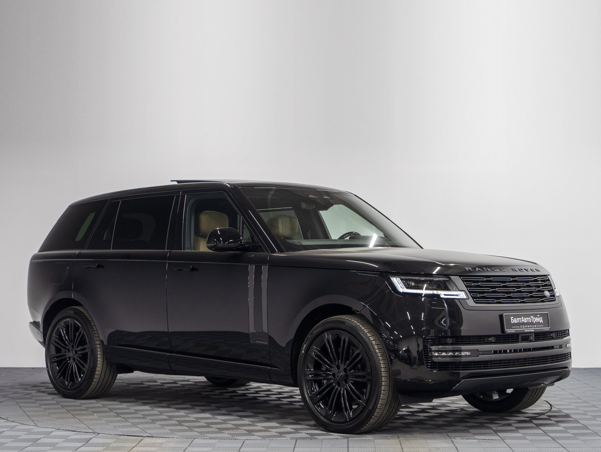 Автомобиль Land Rover Range Rover P530 MHEV Long 4.4 AT (530 л.с.) 4WD - 4