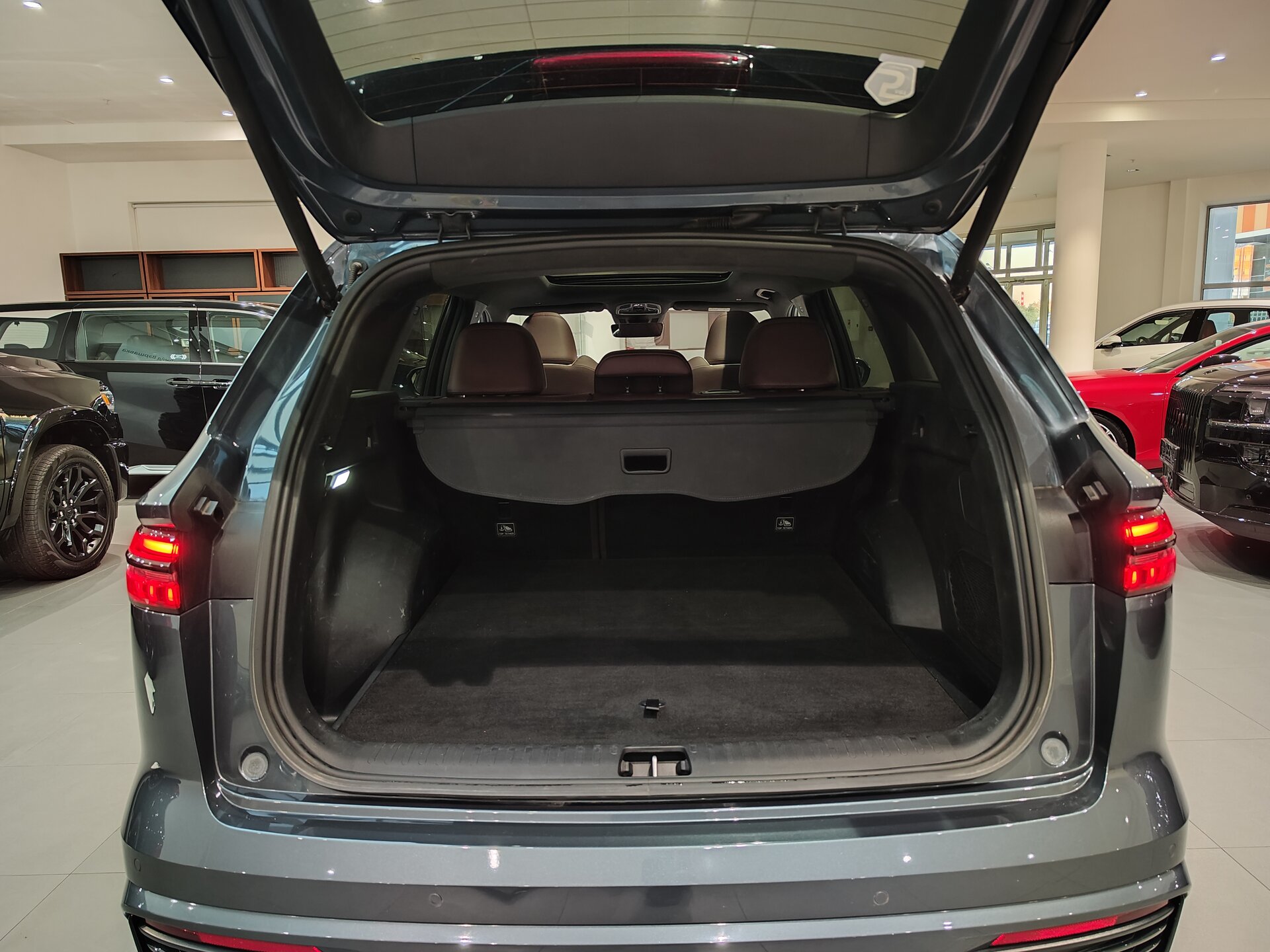 Автомобиль Geely Monjaro 2.0 AT (238 л.с.) 4WD - 11