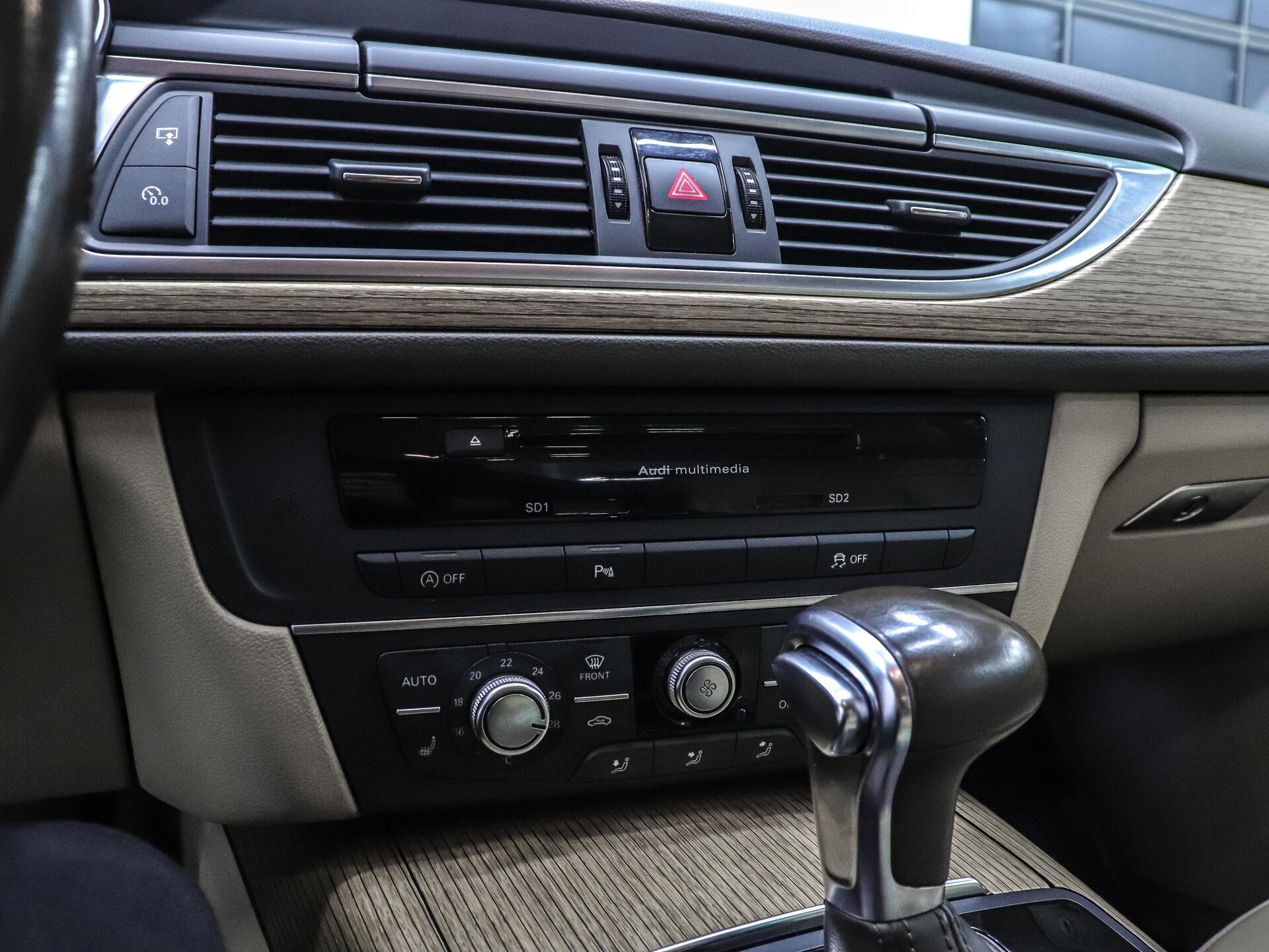 Audi A6 2011 25