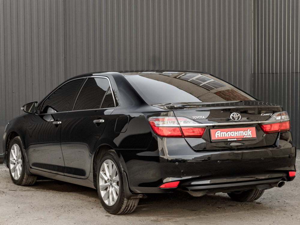 Купить Toyota Camry 2.5 AT (181 л.с.), 2015 в Екатеренбурге