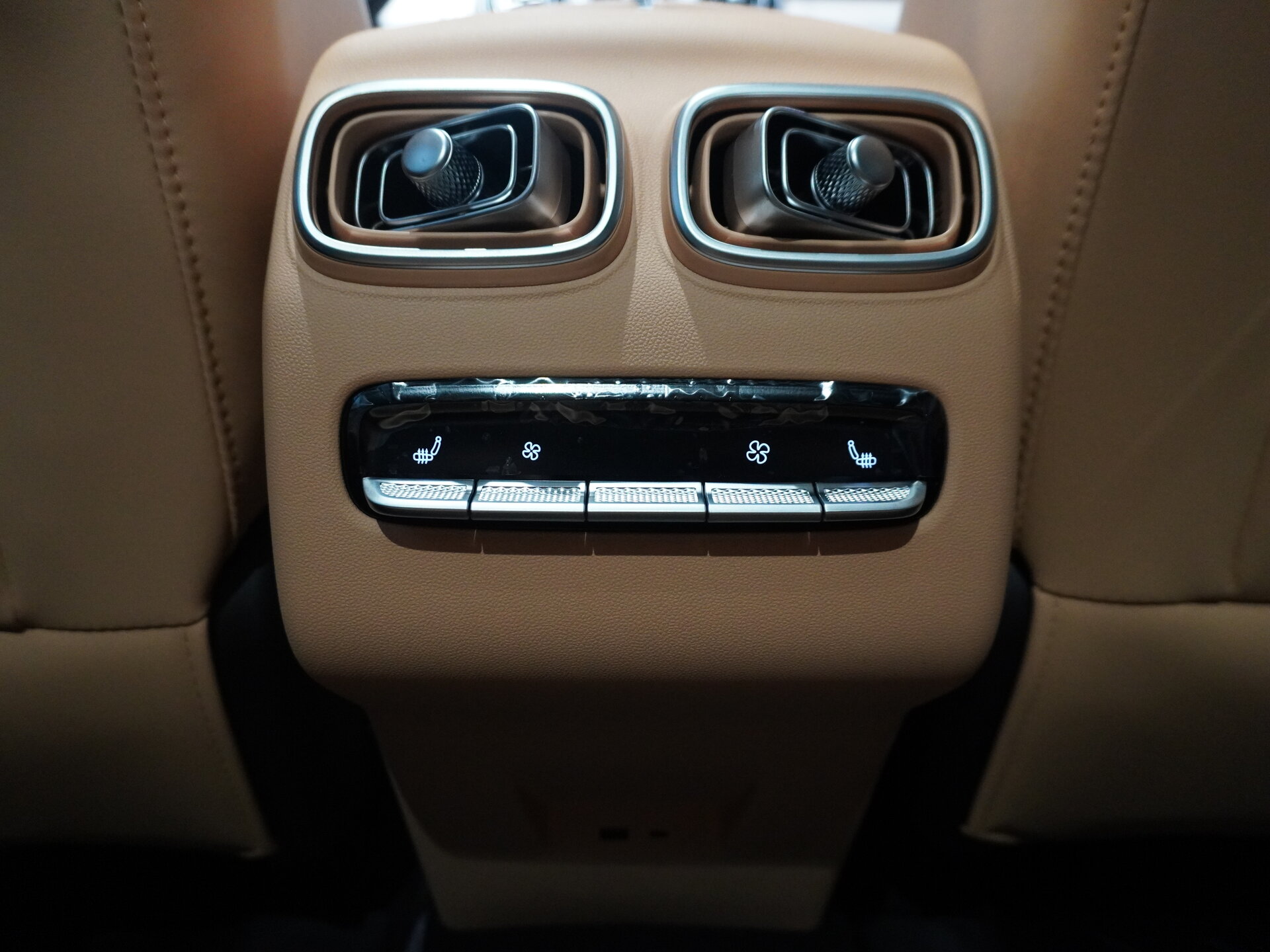 Автомобиль Jaecoo J8 2.0 AMT (249 л.с.) 4WD - 13
