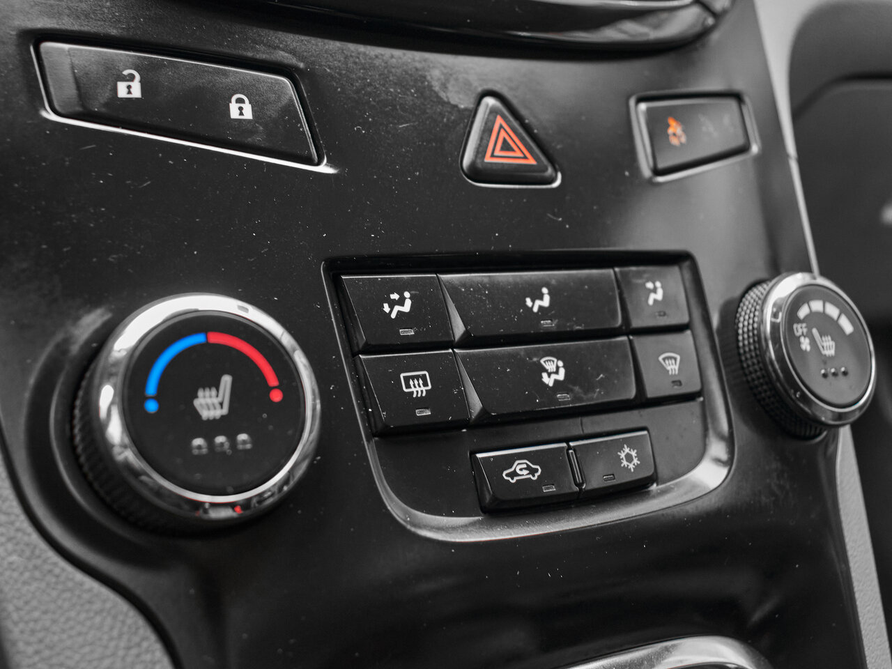 Купить Chevrolet Orlando 1.8 MT (141 л.с.), 2012 в Екатеренбурге