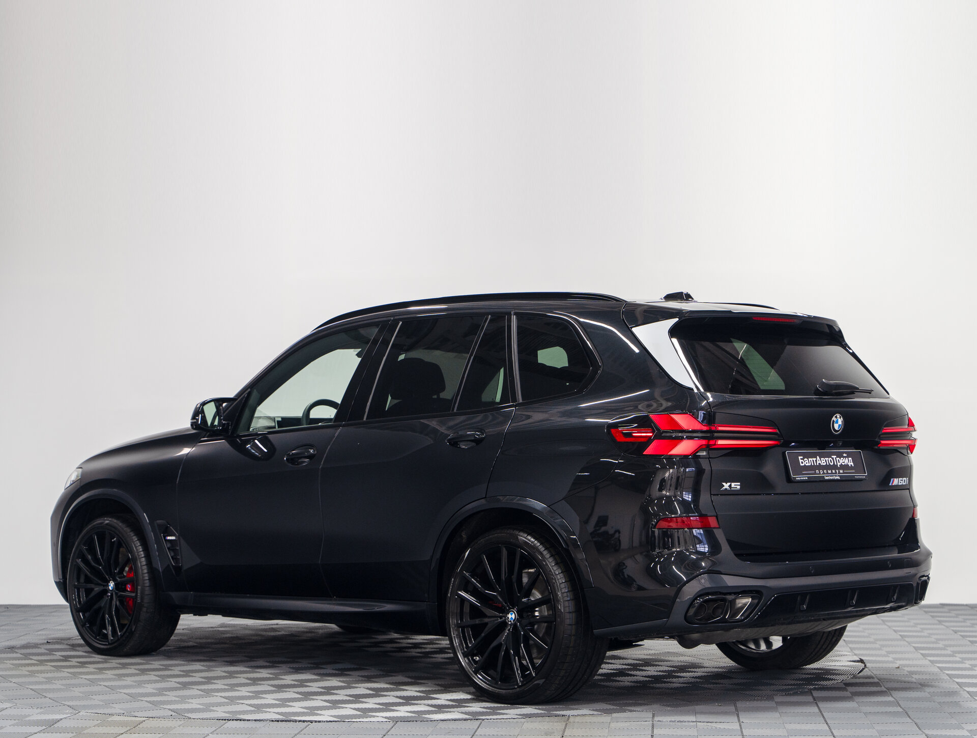 Автомобиль BMW X5 M60i 4.4 AT (530 л.с.) 4WD - 13